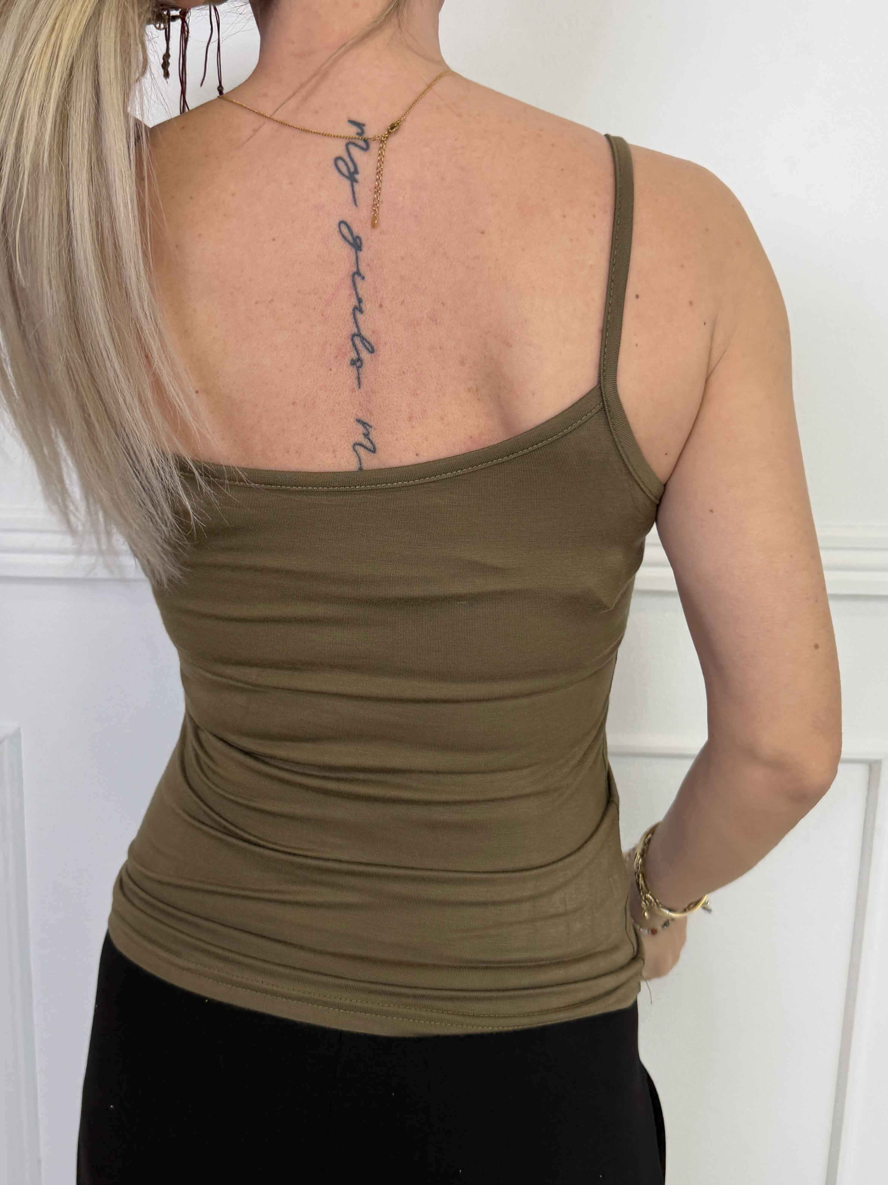 Fiona - Basis stroptop i blød viskose