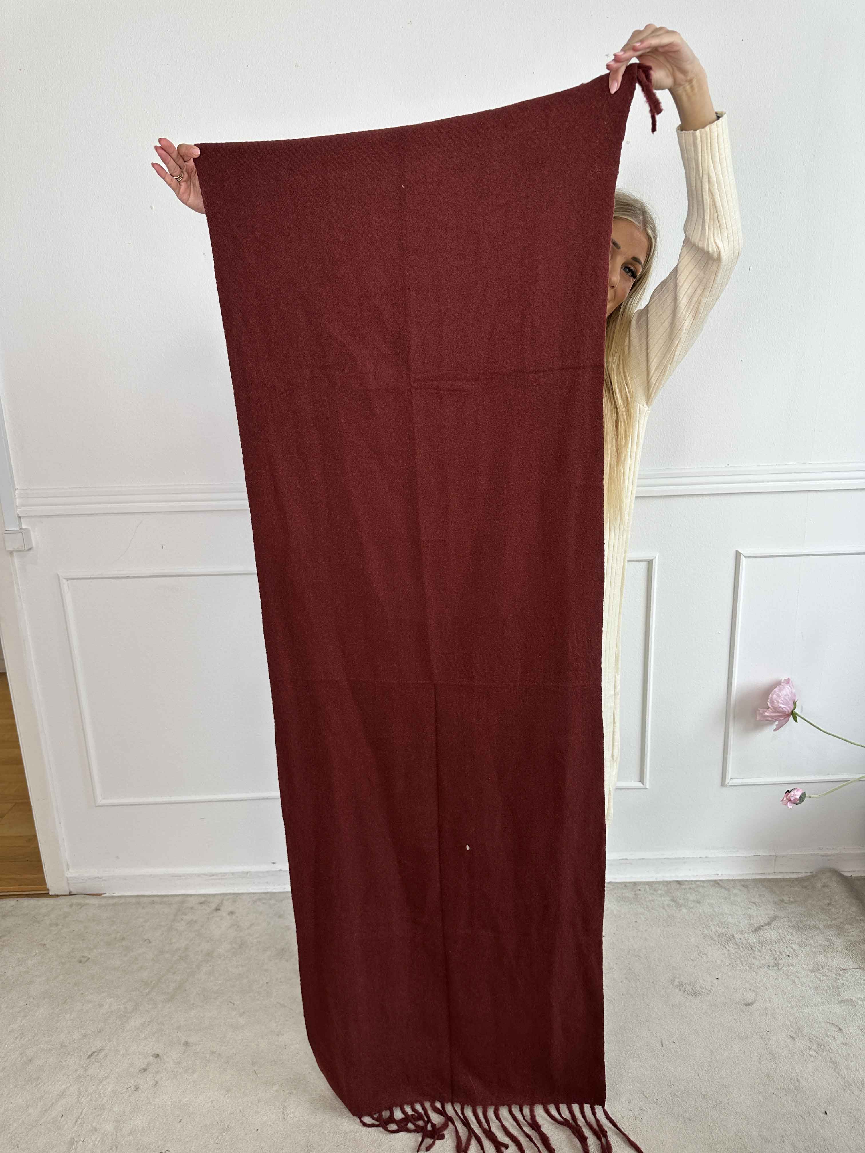 Ailany - Enfärgad halsduk i viskos och ull