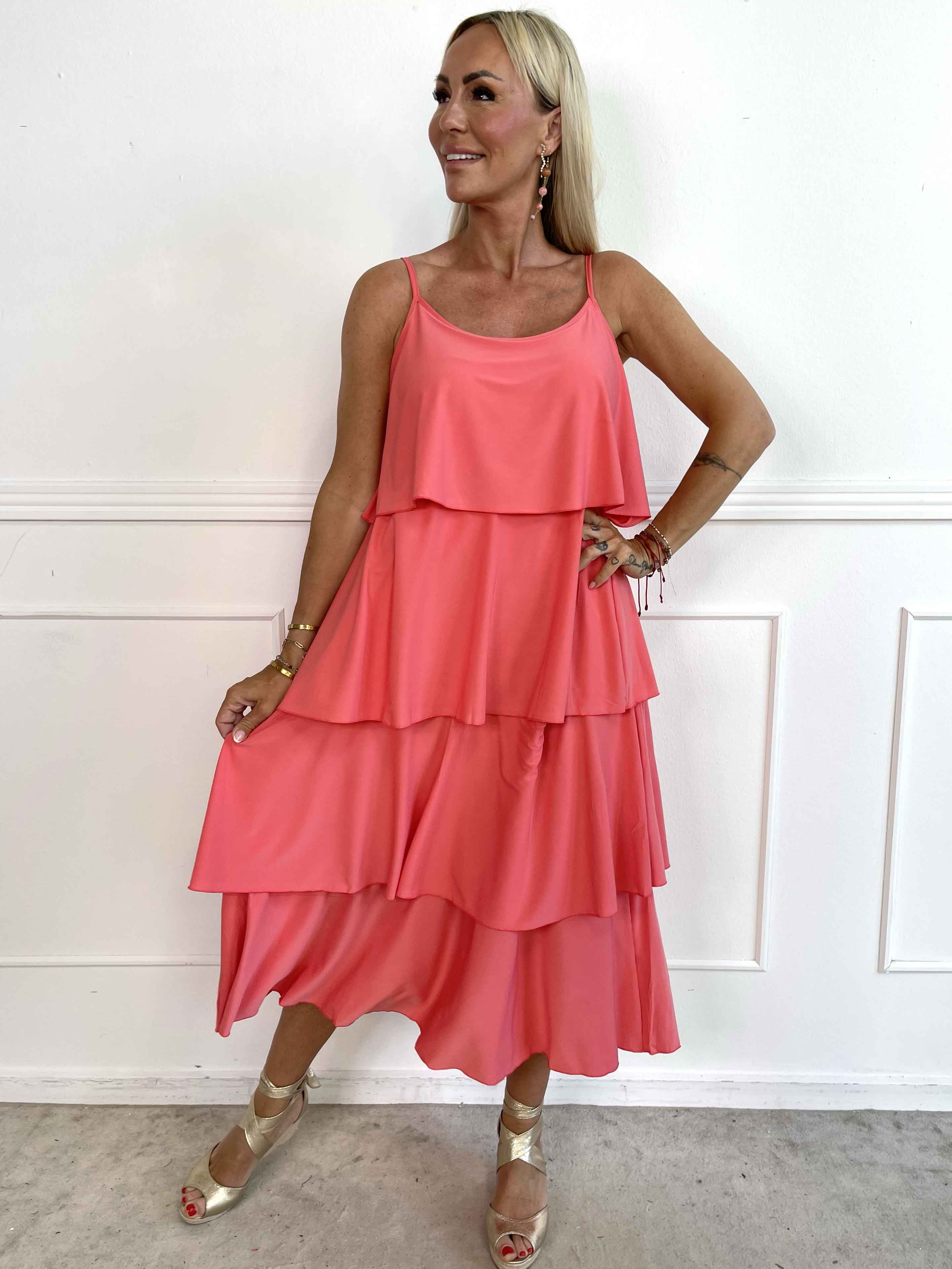 Anastasia - Klänning med resårband och volanger