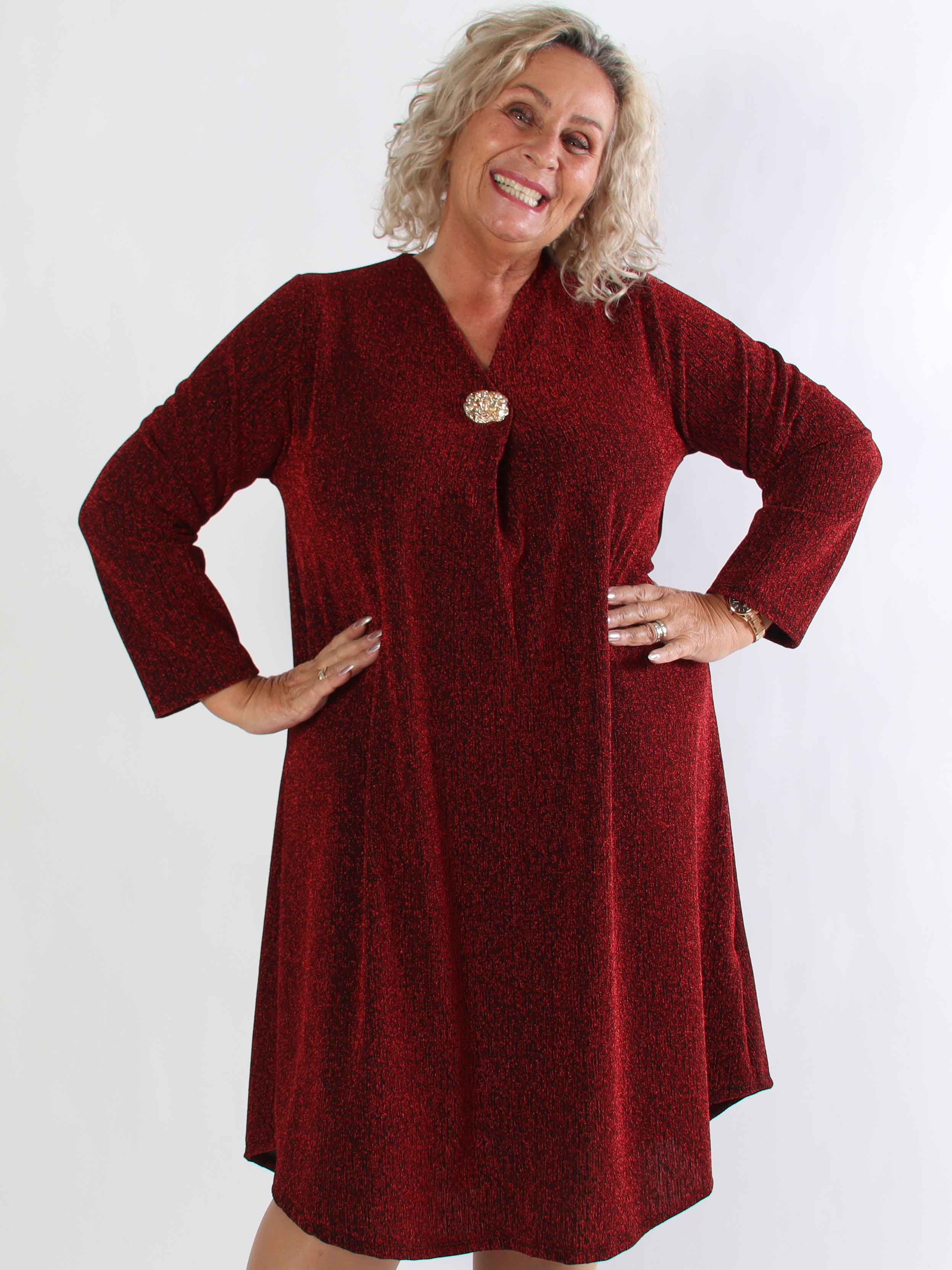 Noelia - Plus size klänning med glittertråd och guldbrosch