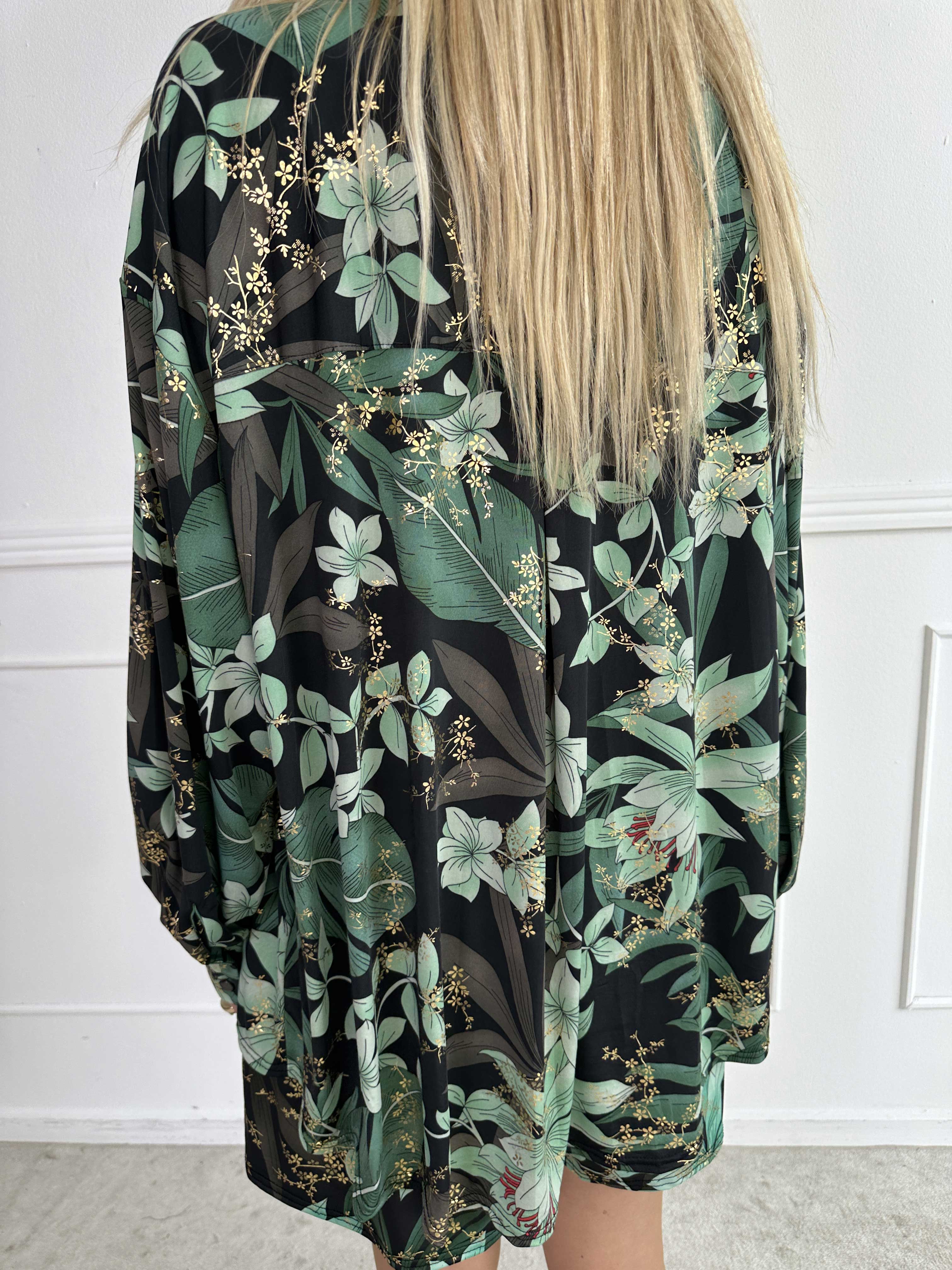 Pamy - Skjorta i stretchigt blommigt tyg