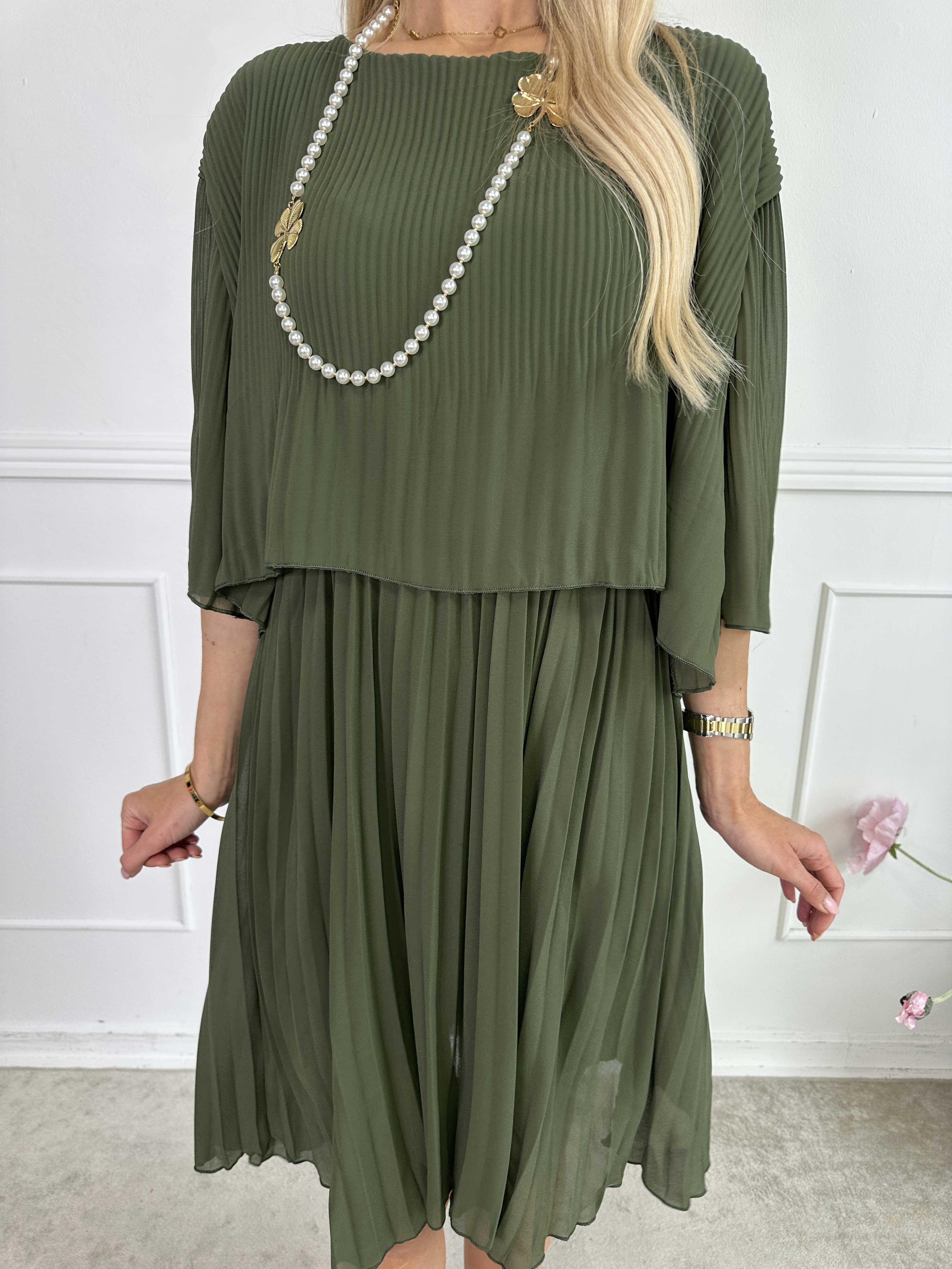 Kristina - Sød plisseret kjole med flæselag