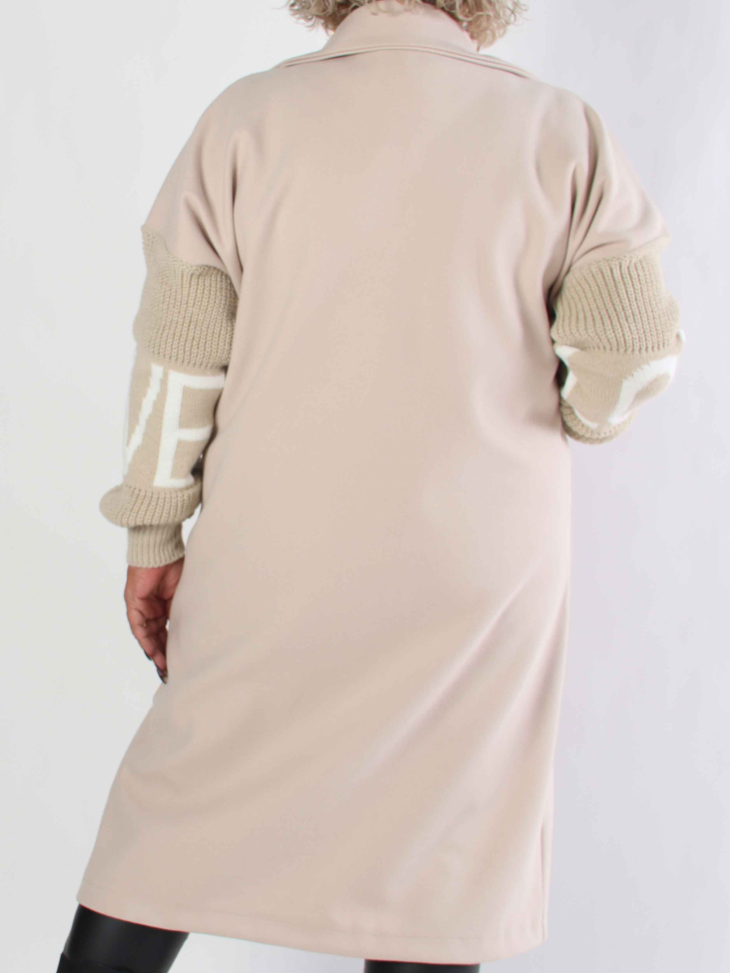 Debbie Midi - Fin plus size kappa med stickade ärmar