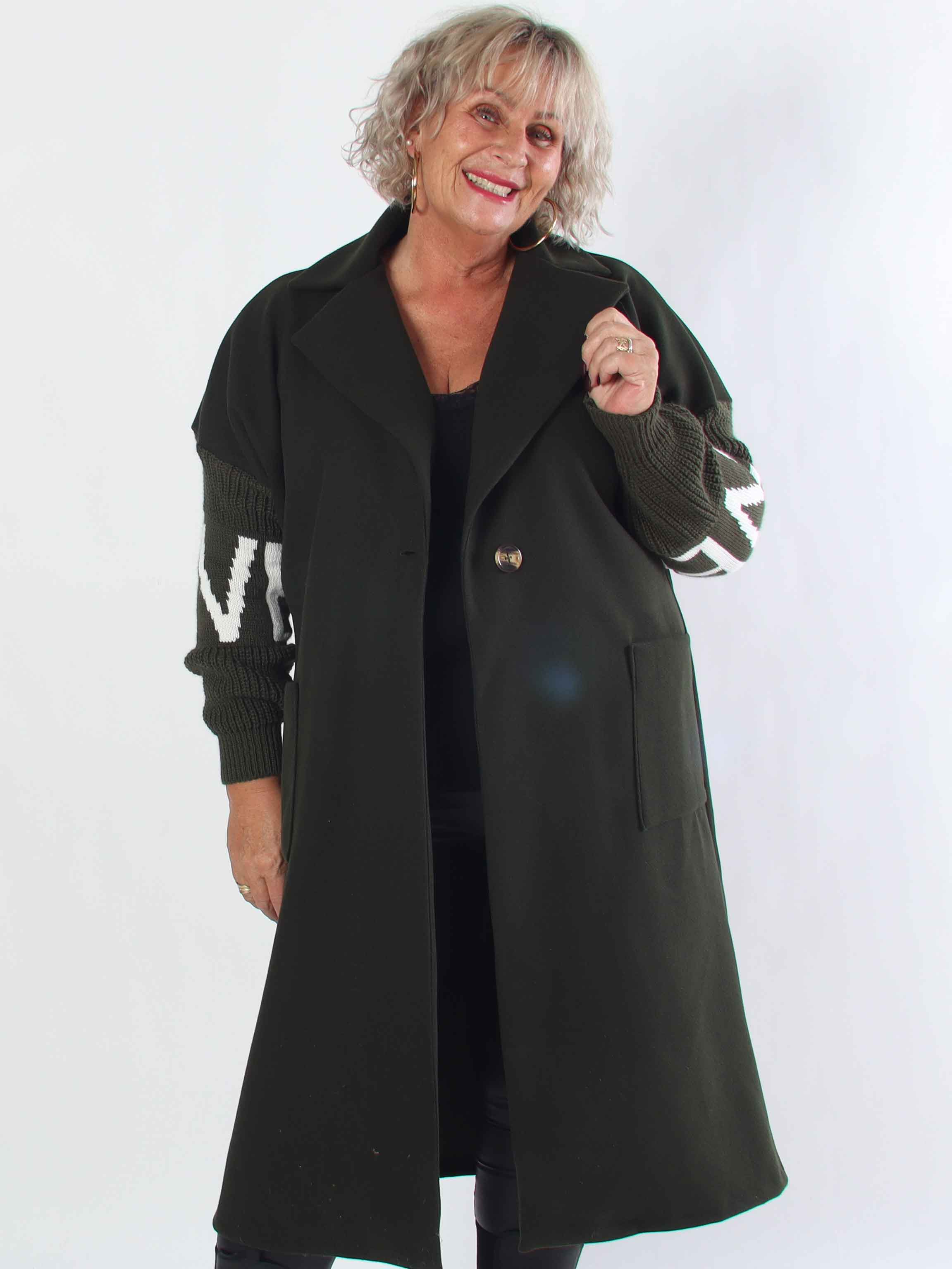 Debbie Midi - Fin plus size kappa med stickade ärmar