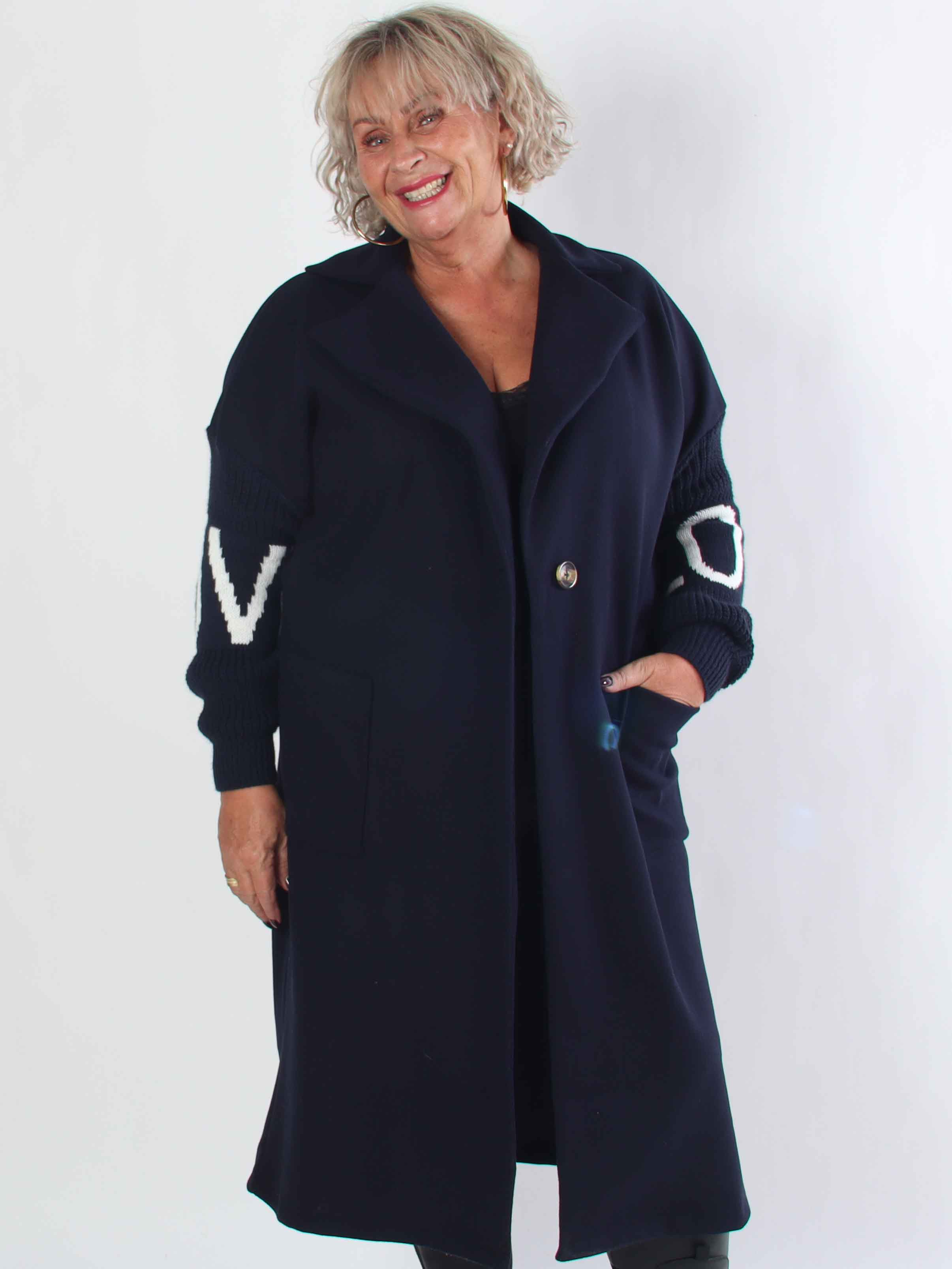 Debbie Midi - Fin plus size kappa med stickade ärmar