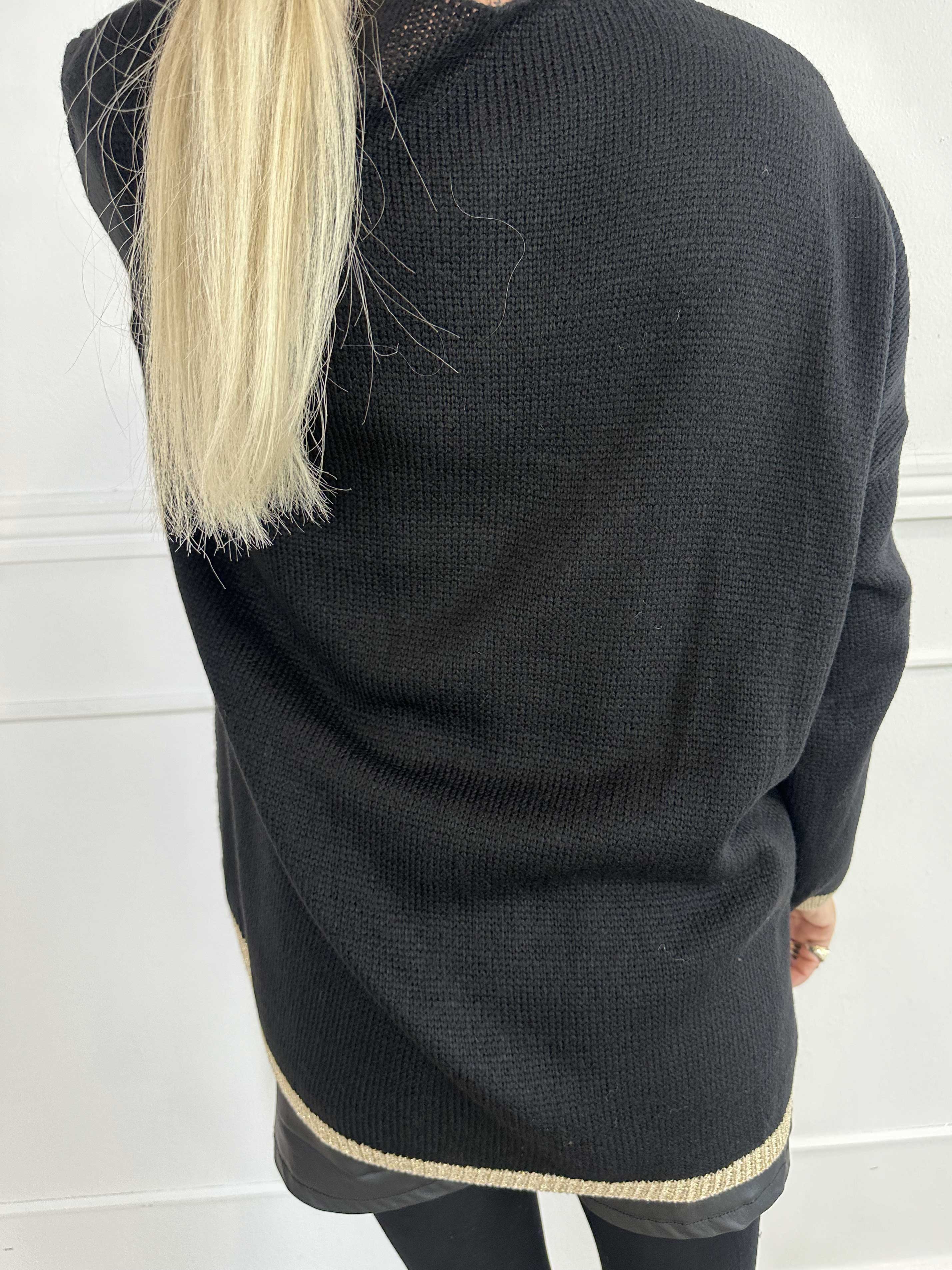 Martine - Söt stickad med ull och guldhjärtan