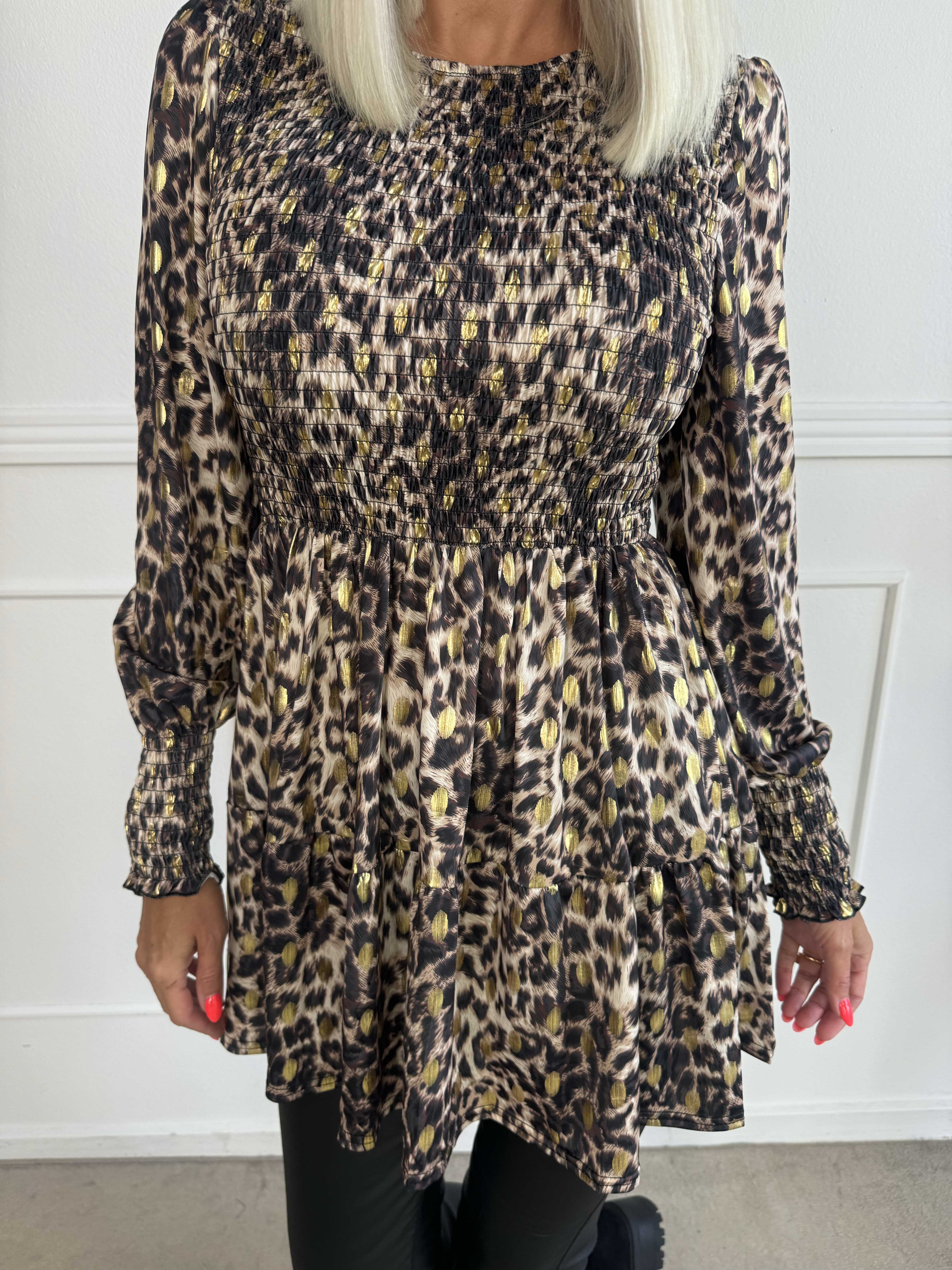 Kelly Animal Shirt - Elastisk blus med smock över bröstet