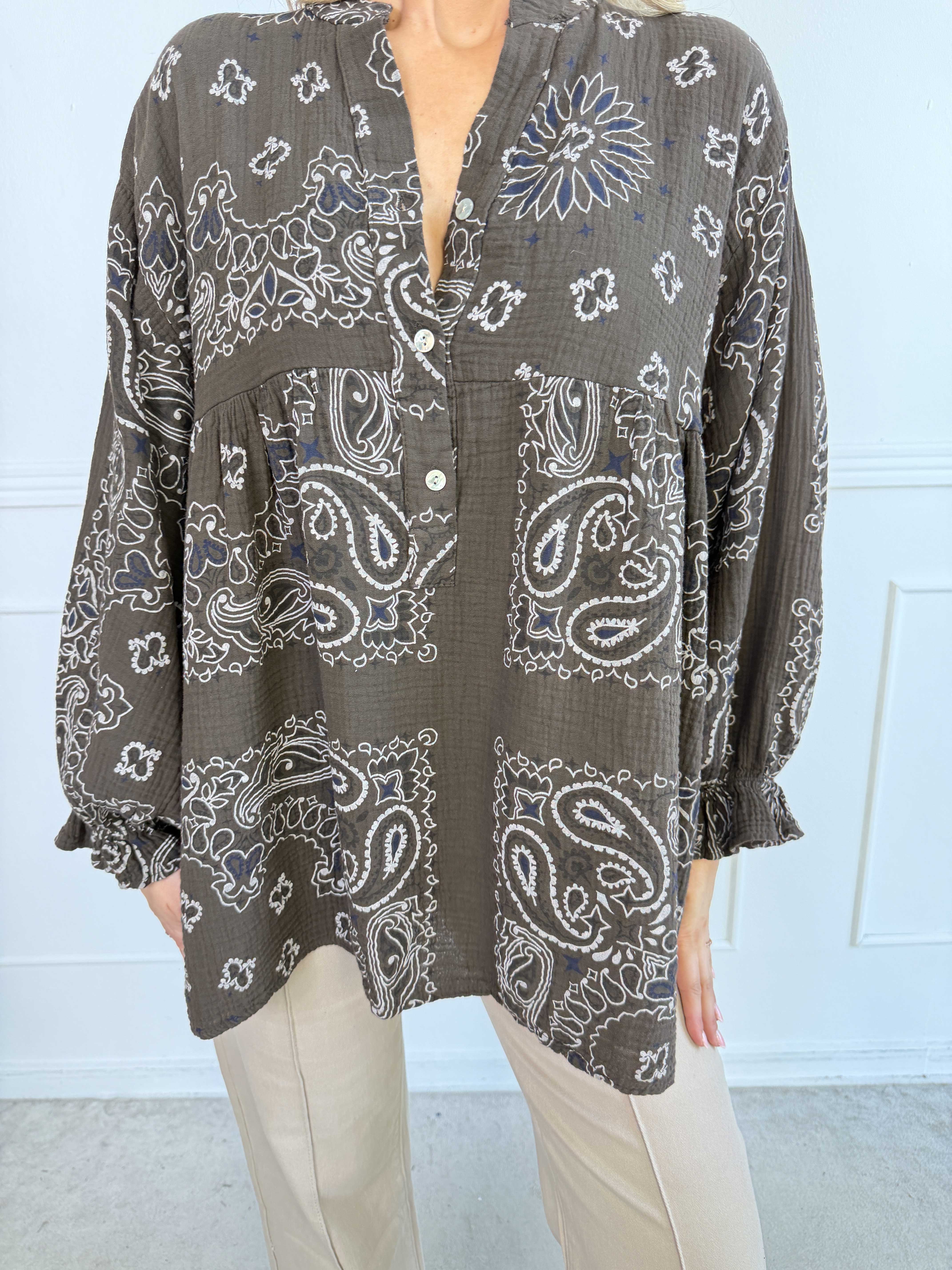 Diva Paisley – Plus size tunika i mjuk bomullsmuslin med paisleymönster