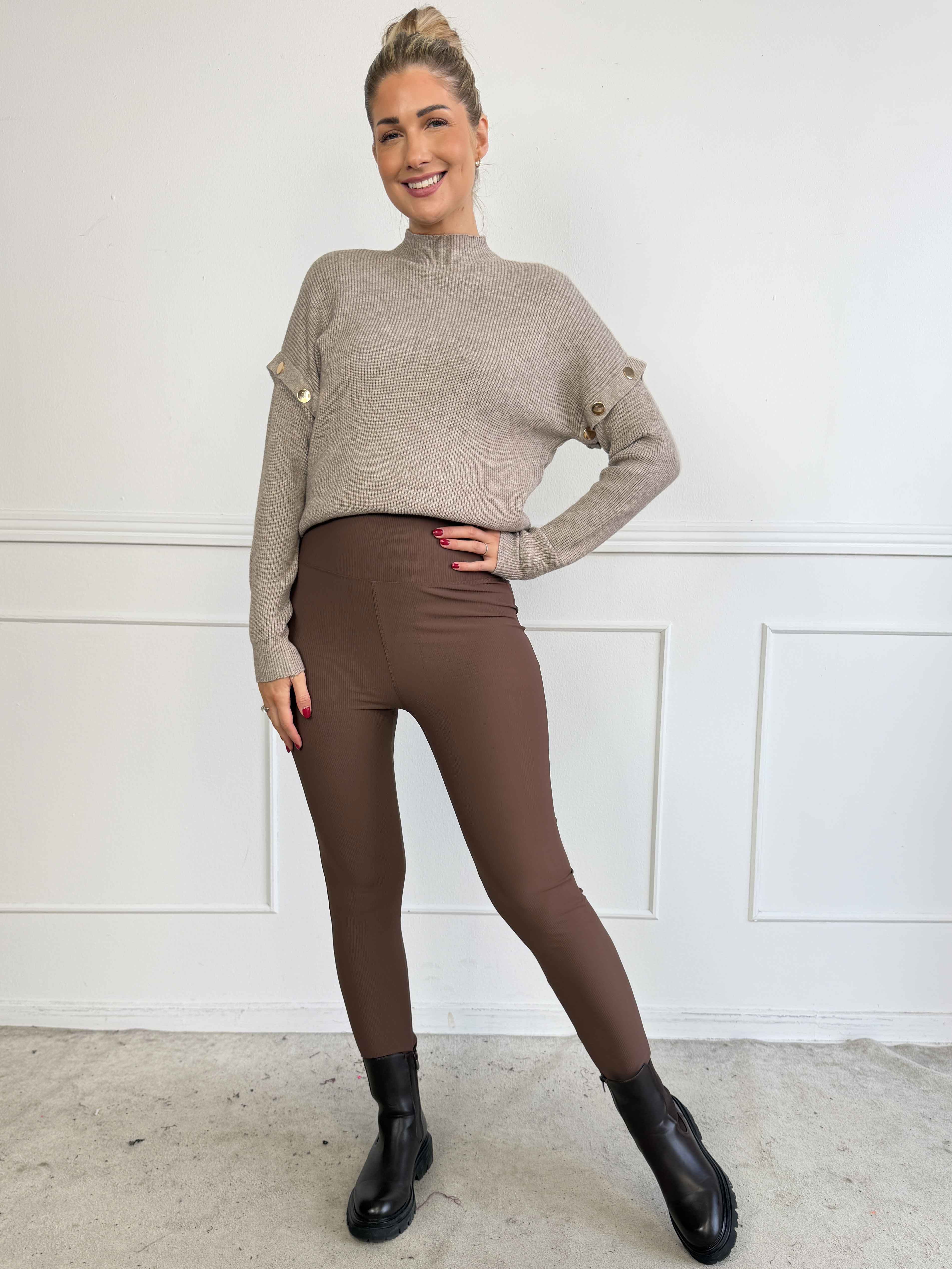 Neta - Stretchiga leggings med snygg ribbstruktur och en bred midjekant