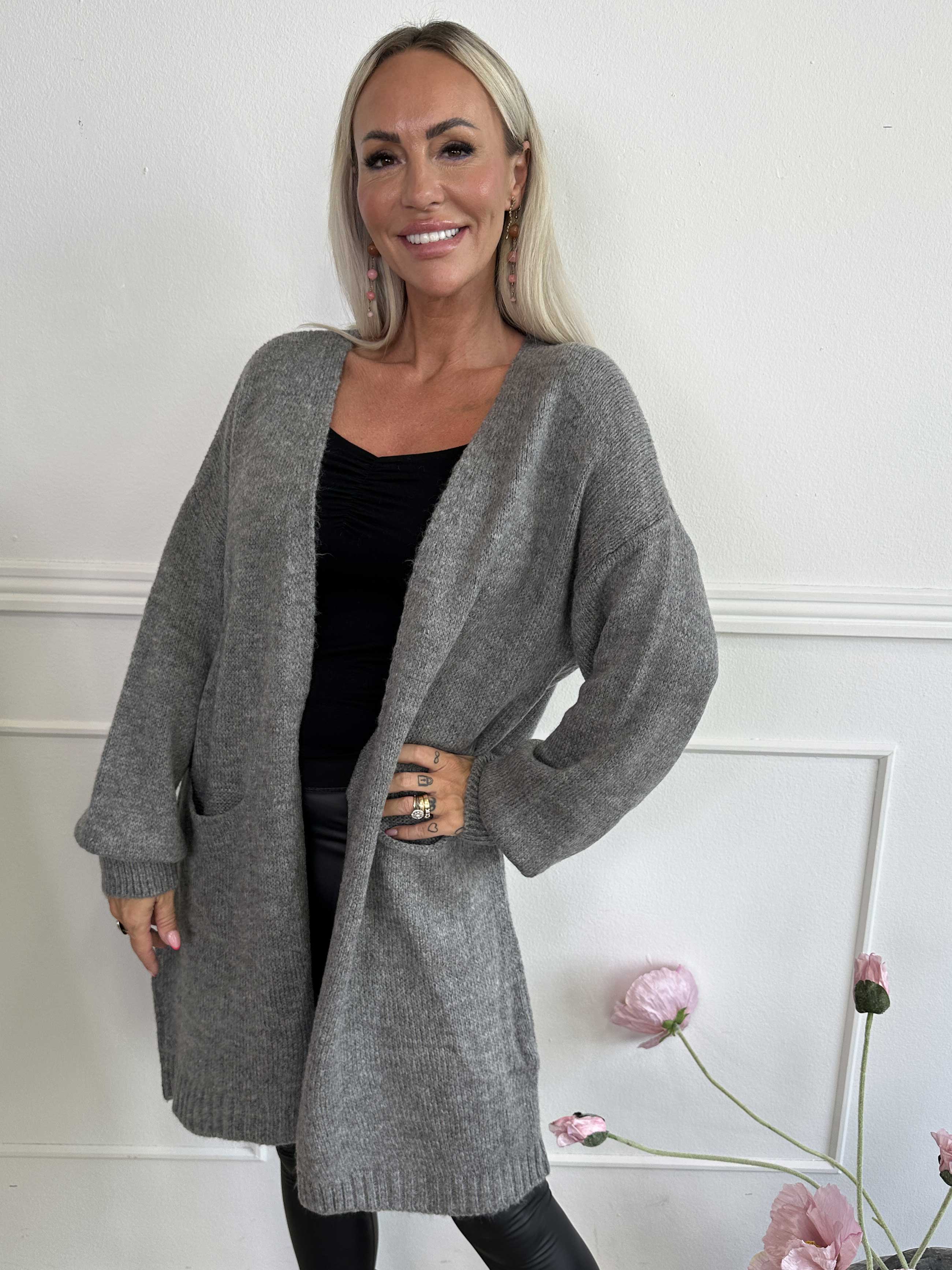 Valentine - Stickad kofta med fickor