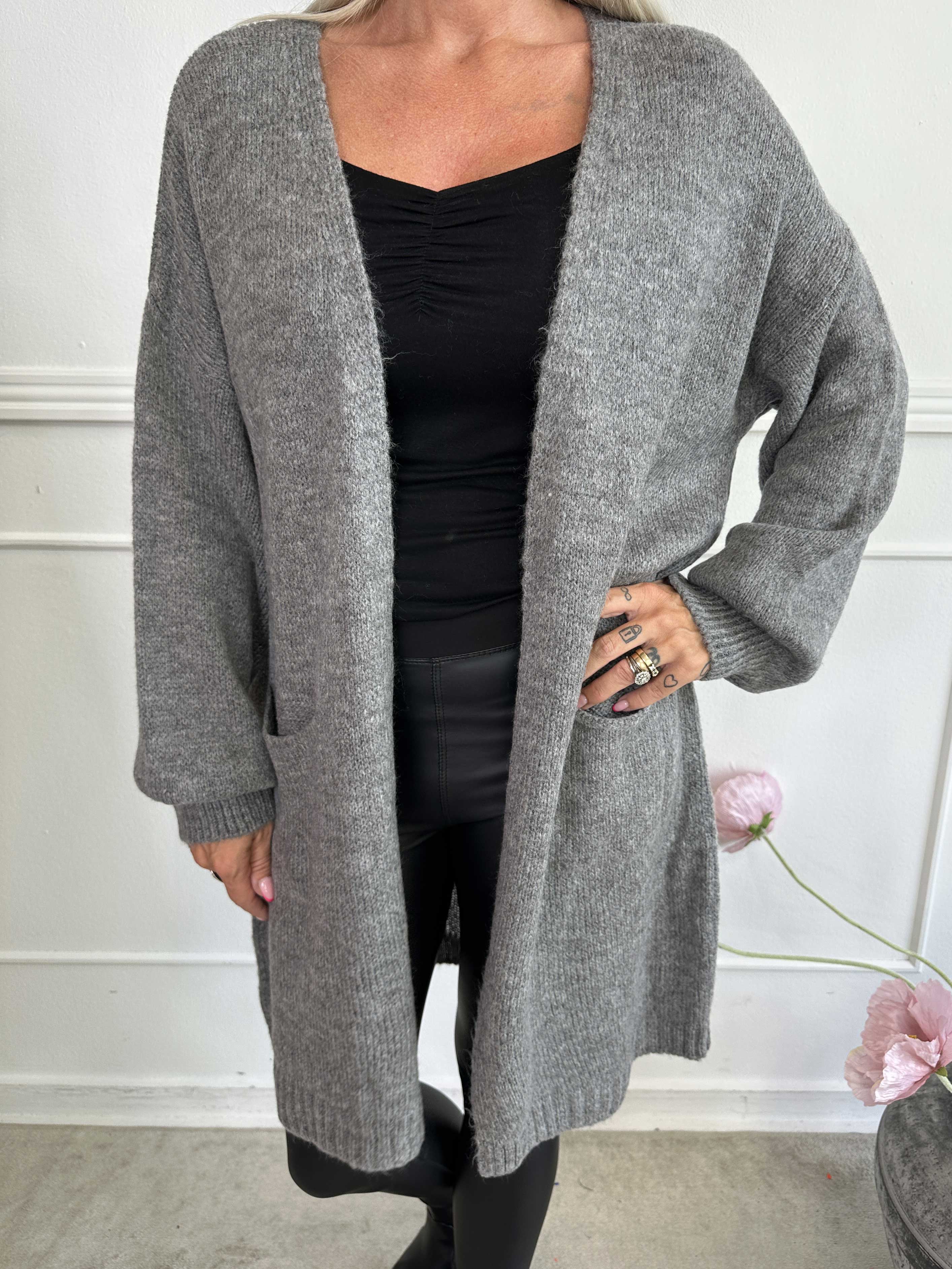 Valentine - Stickad kofta med fickor