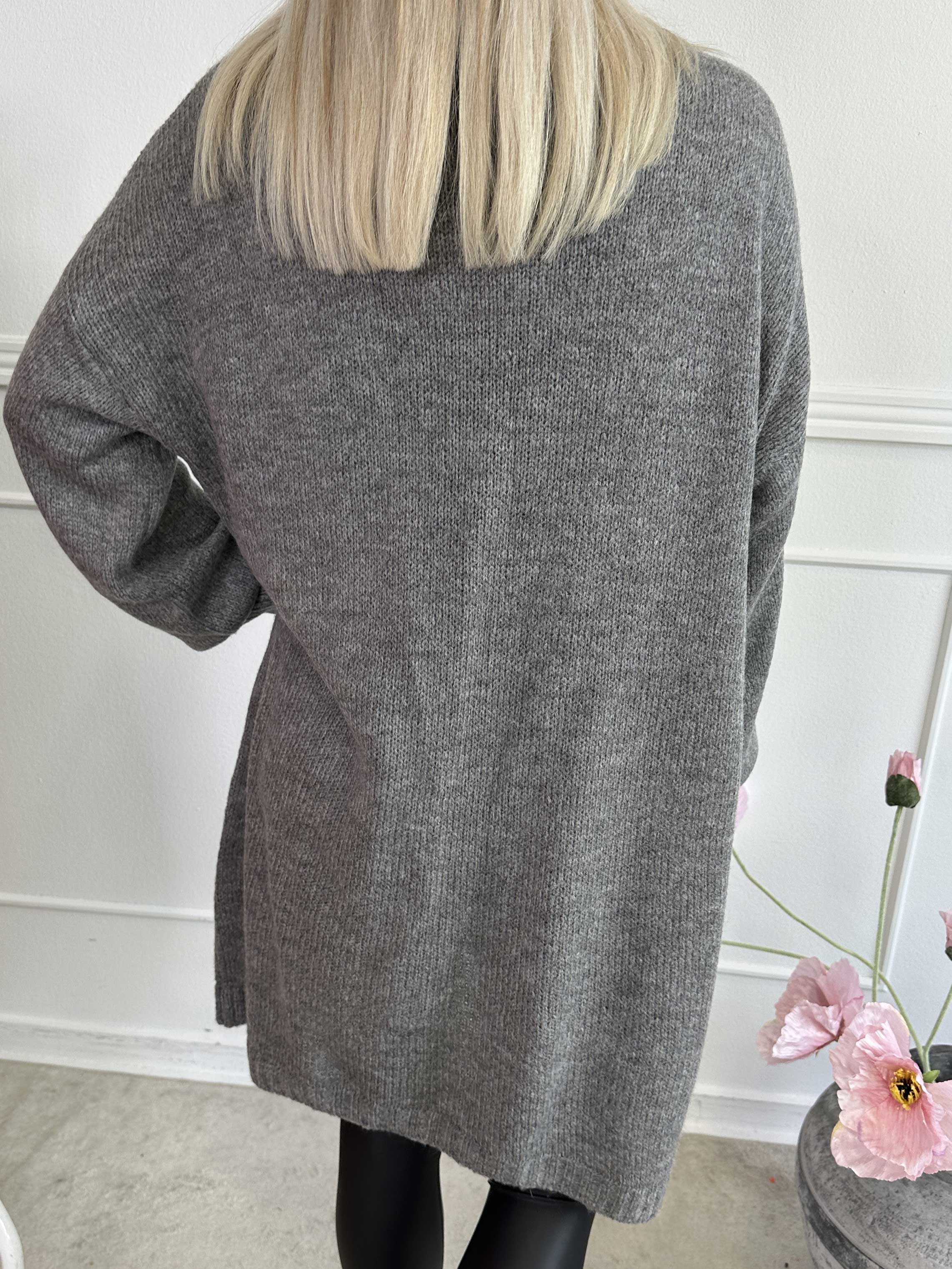 Valentine - Stickad kofta med fickor