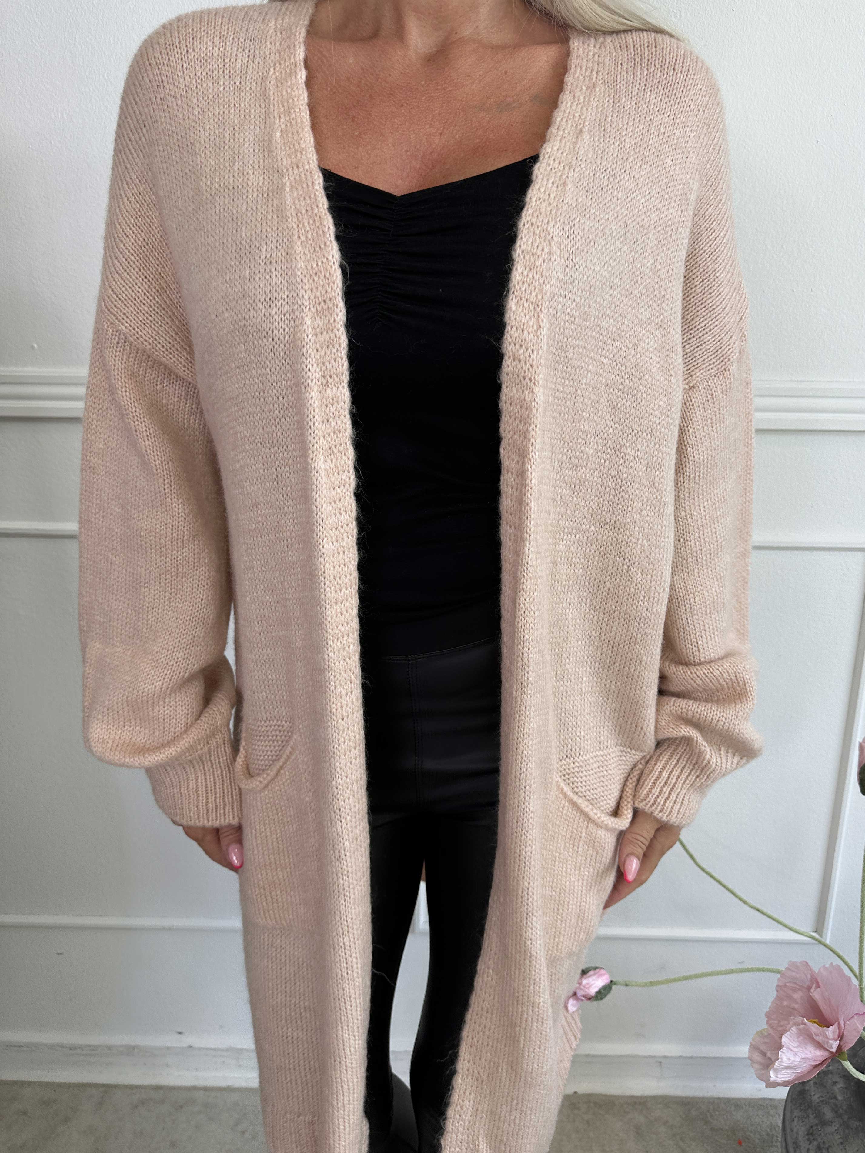 Valentine - Stickad kofta med fickor