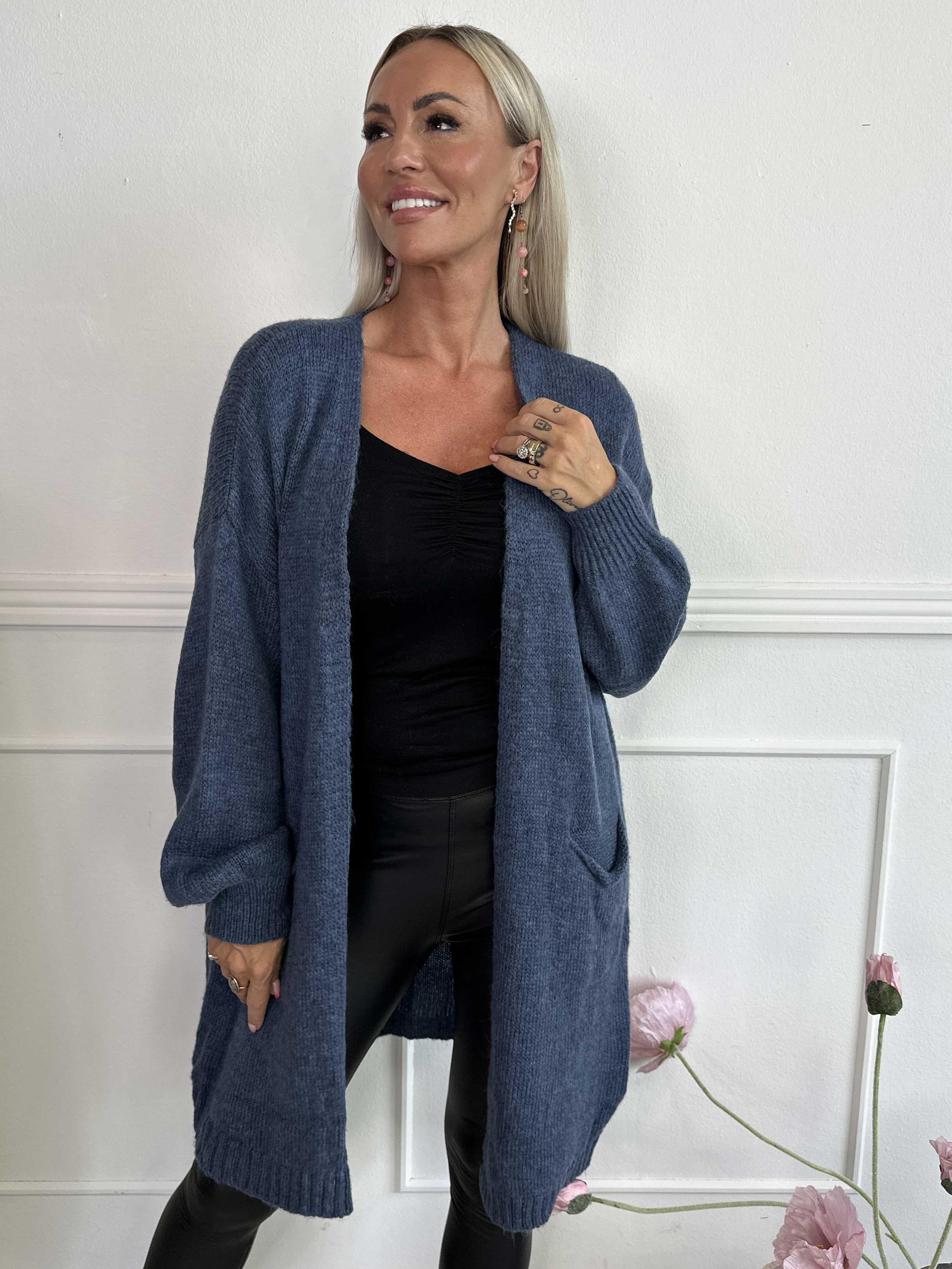 Valentine - Stickad kofta med fickor