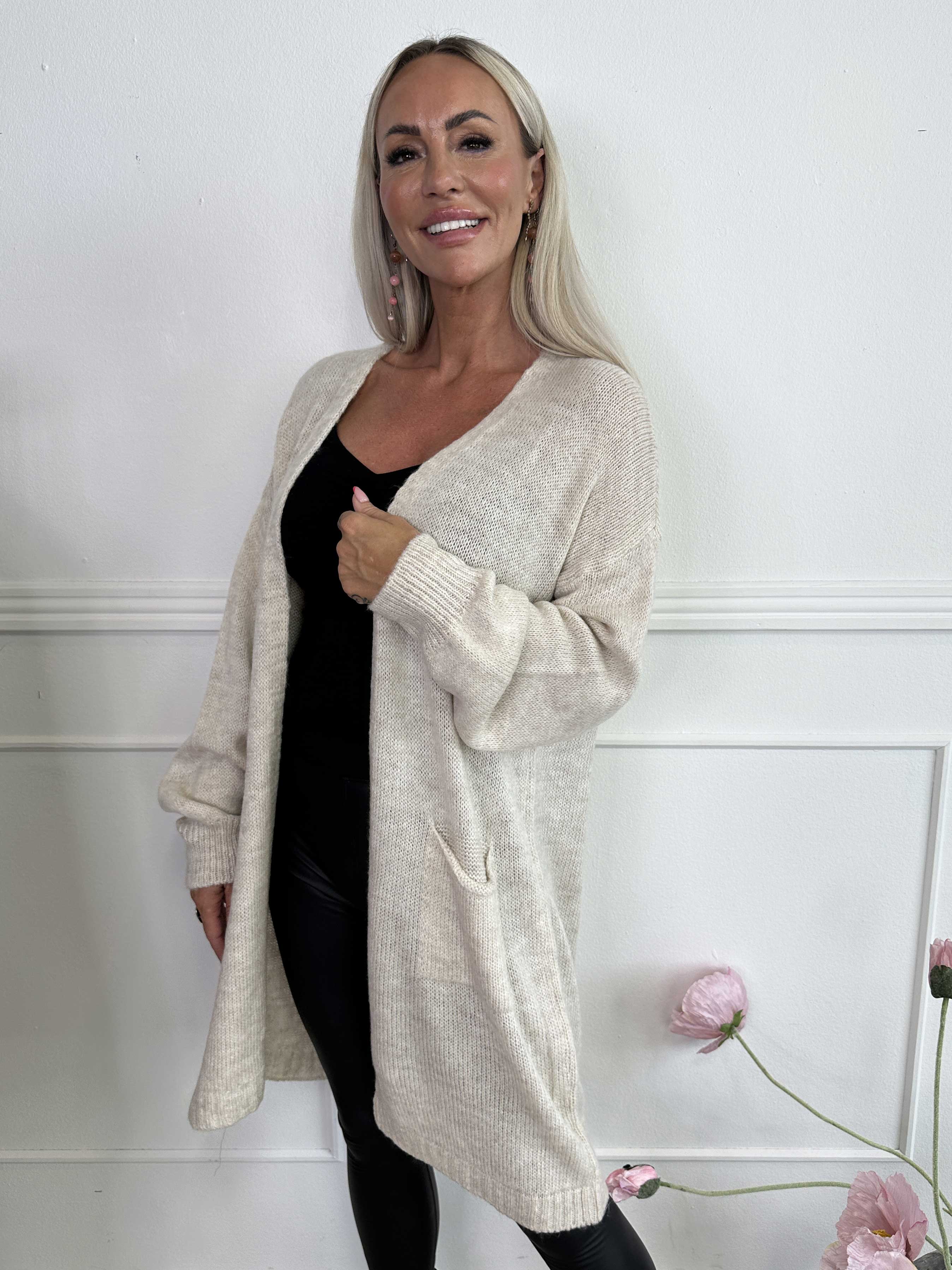 Valentine - Stickad kofta med fickor