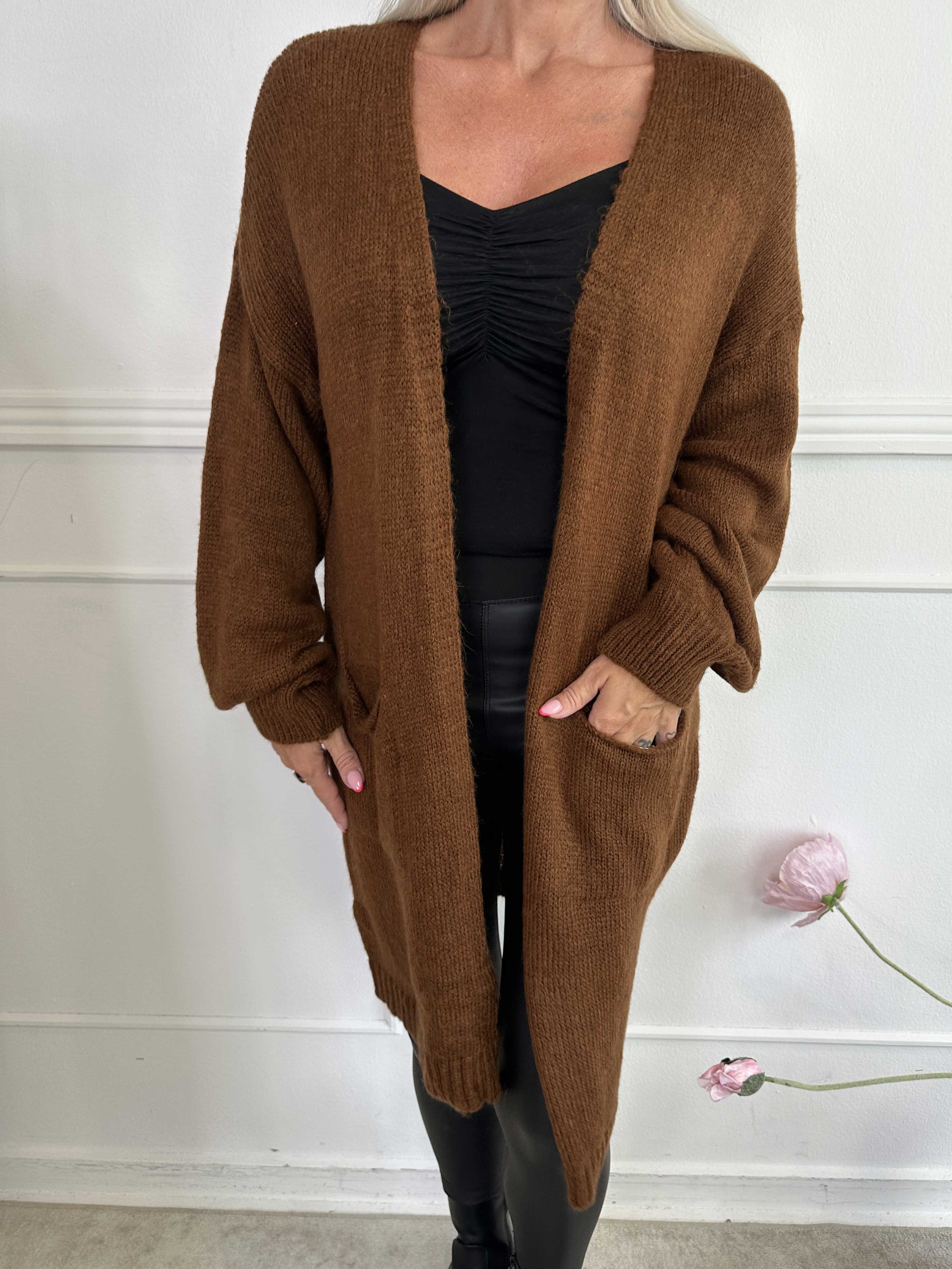 Valentine - Stickad kofta med fickor