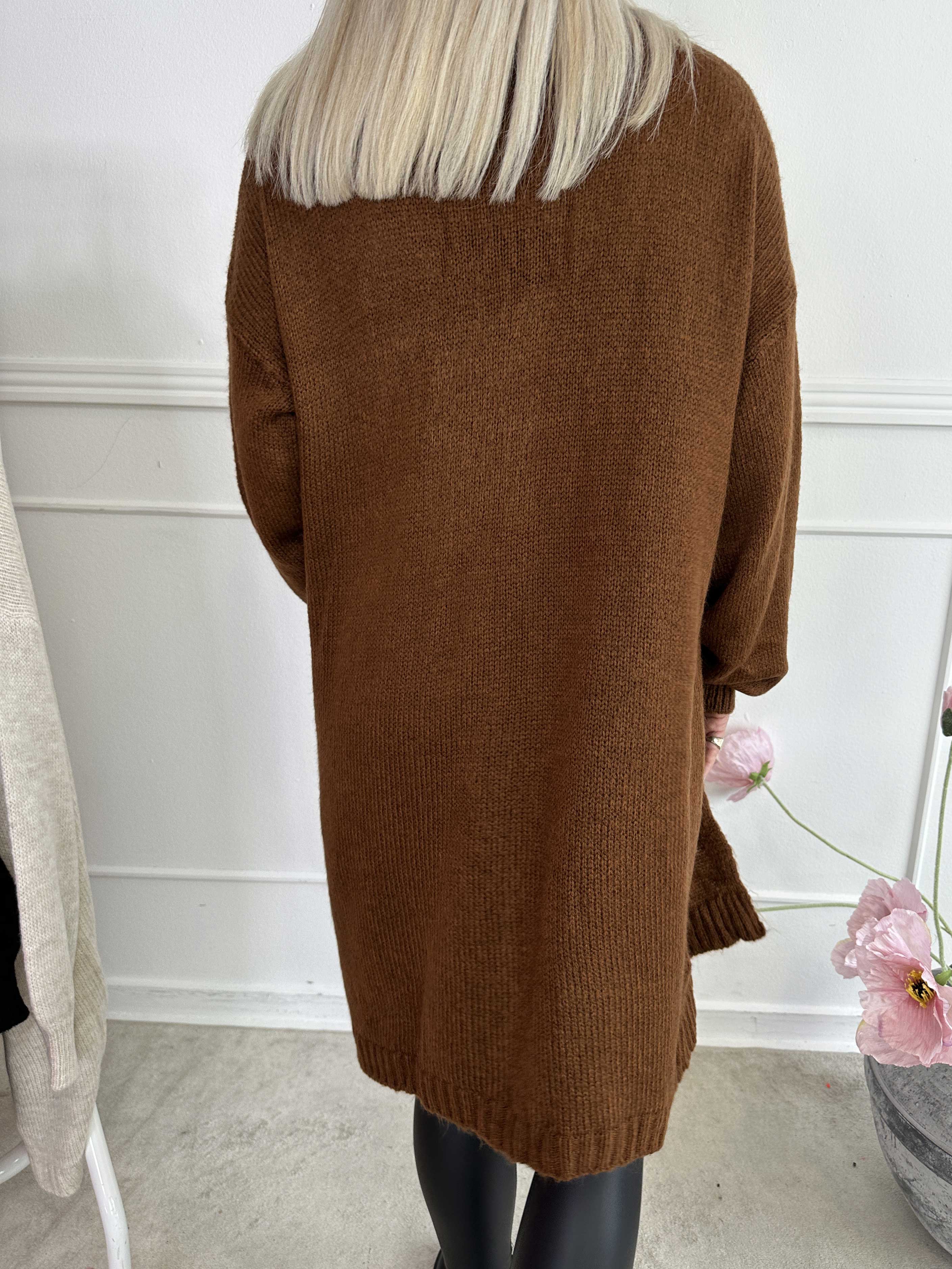 Valentine - Stickad kofta med fickor