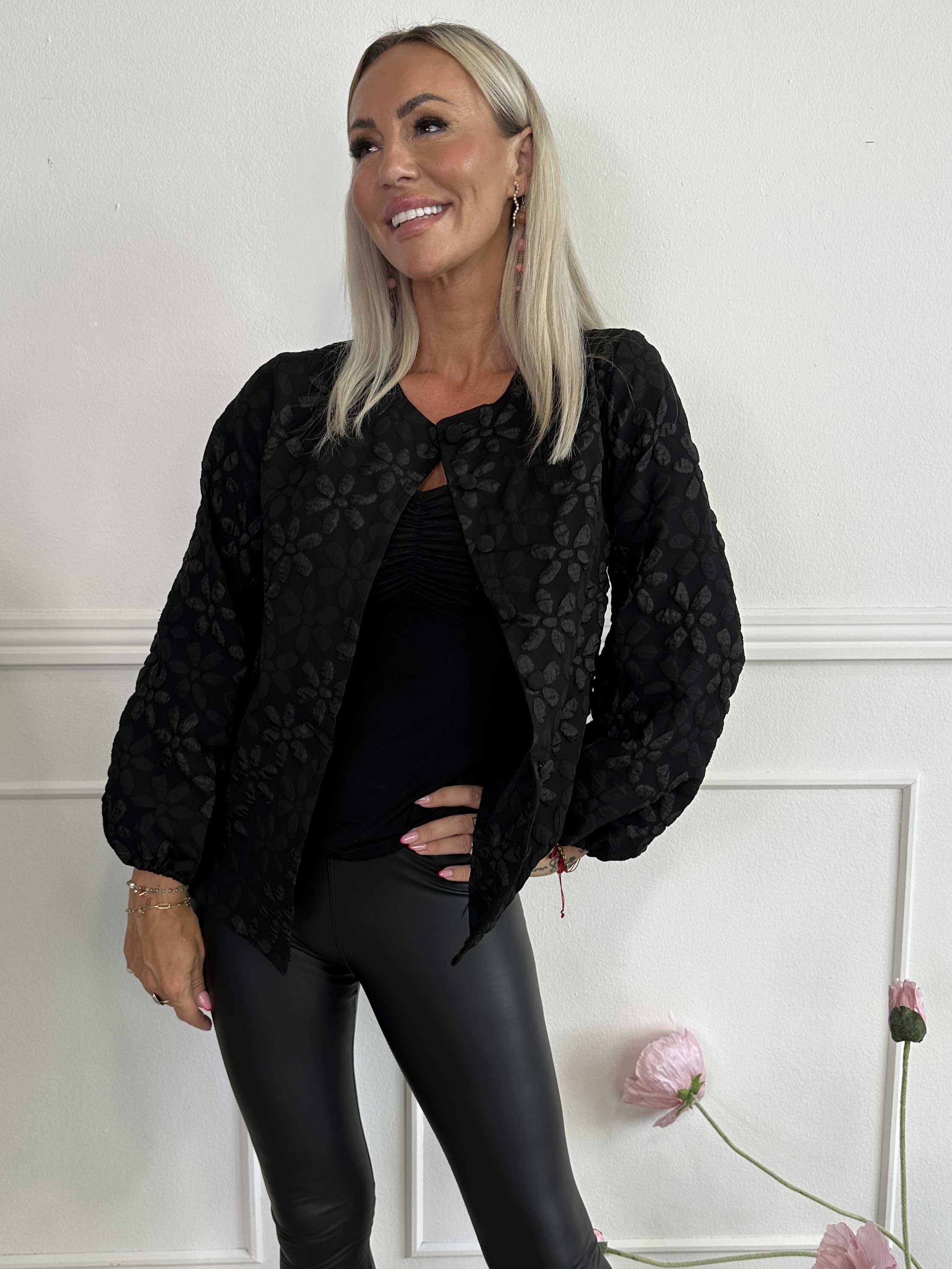 Bethany - Lätt skjortjacka med blommigt mönster