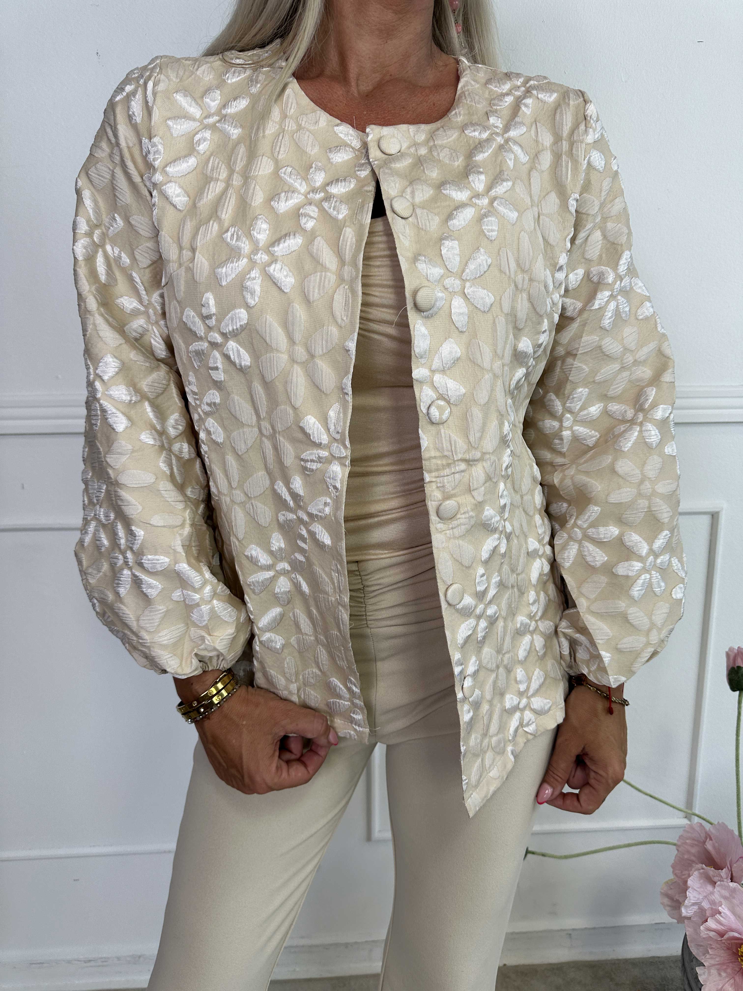 Bethany - Lätt skjortjacka med blommigt mönster