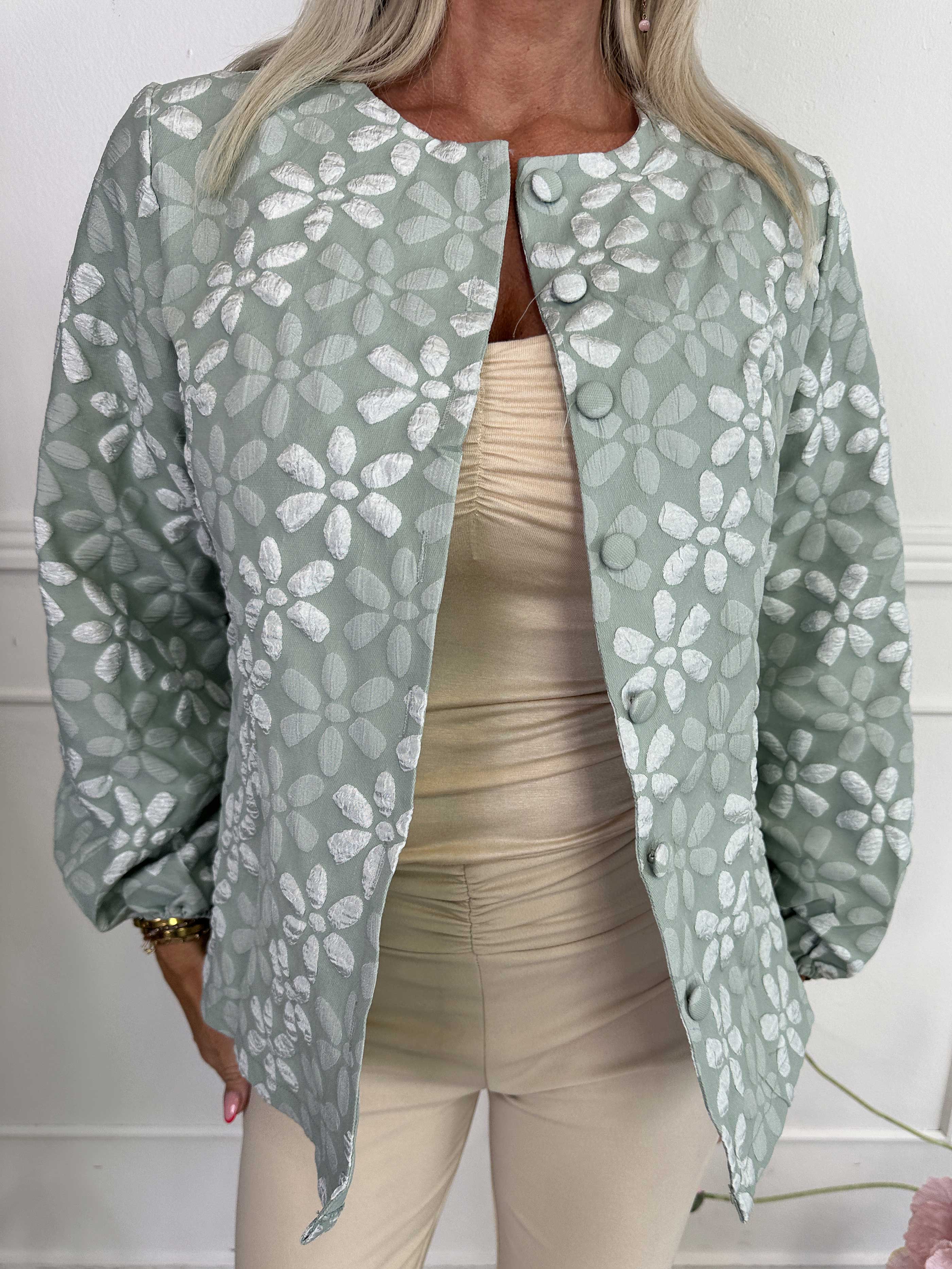 Bethany - Lätt skjortjacka med blommigt mönster