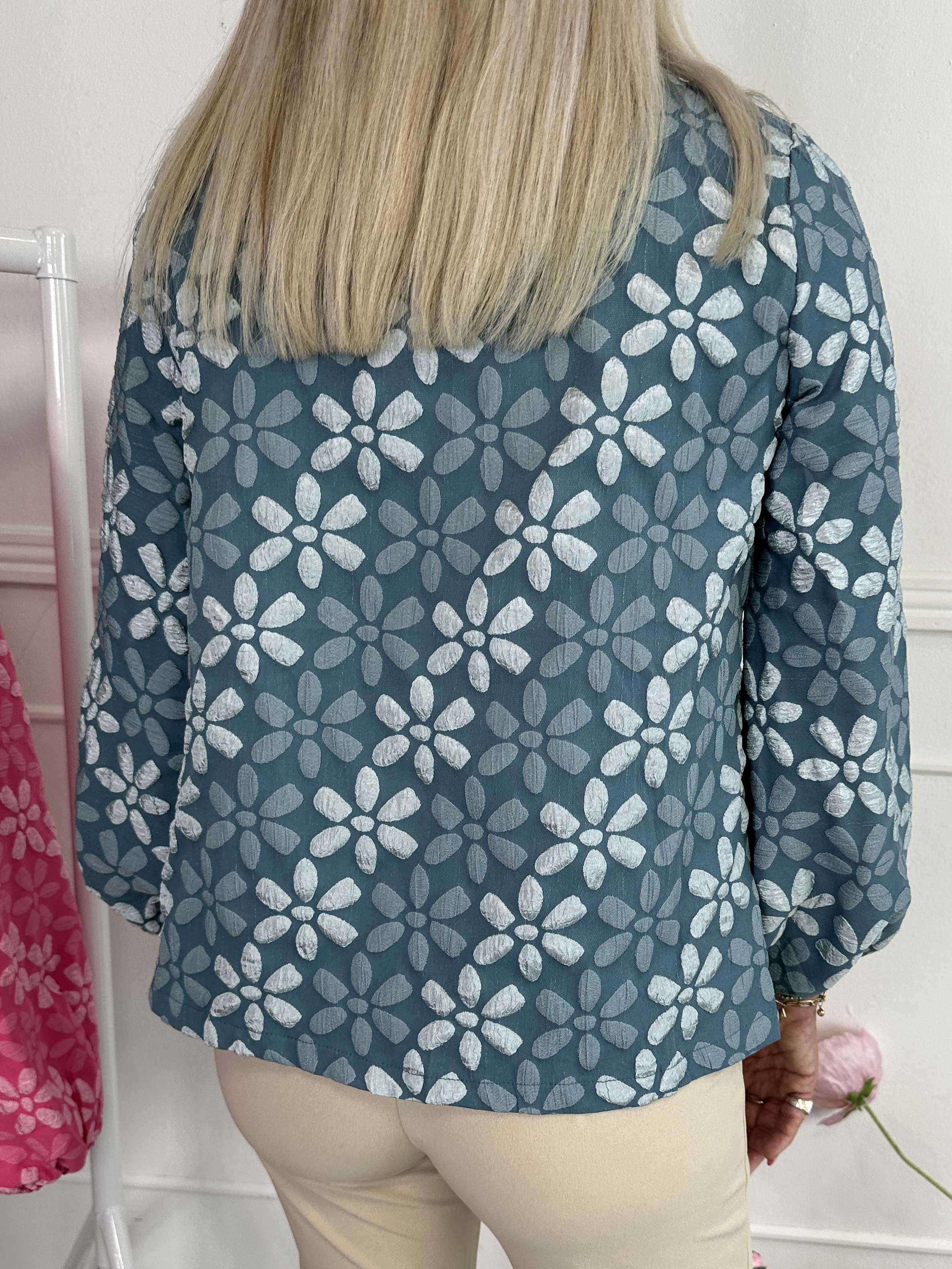 Bethany - Lätt skjortjacka med blommigt mönster