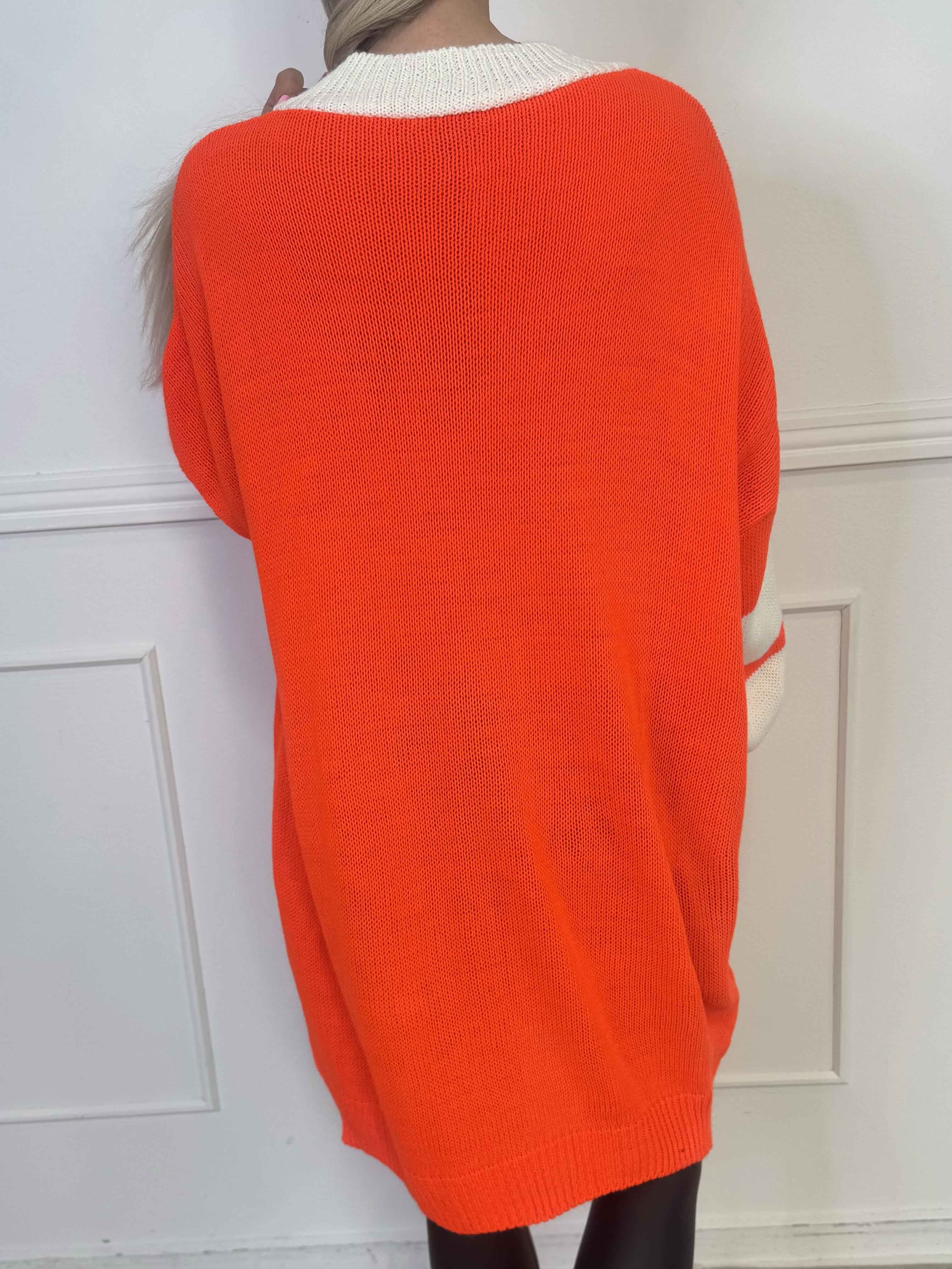 Tiane - Sporty strikkjole med motiv foran