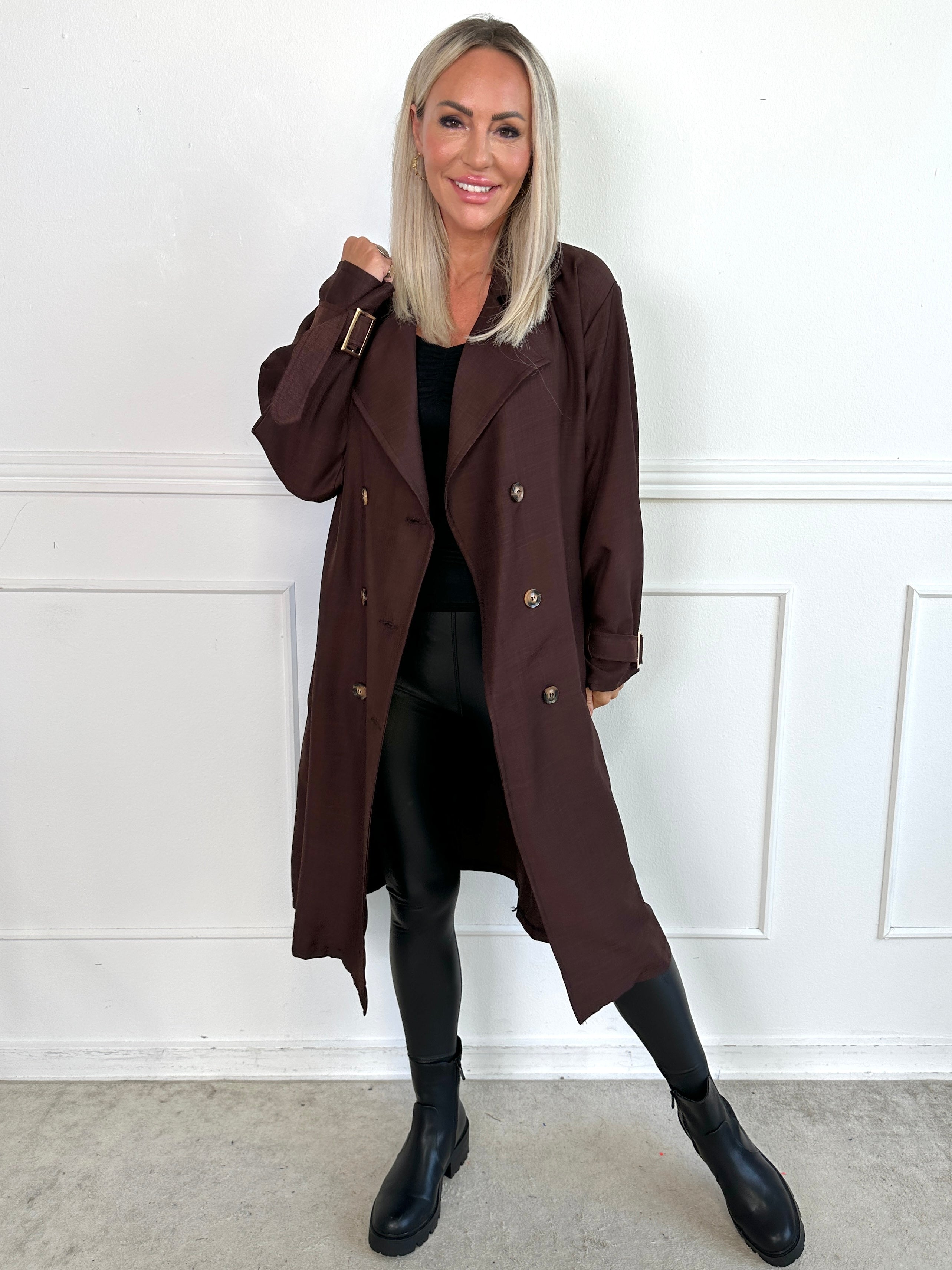 Sharpay - Lätt trenchcoat med knytskärp