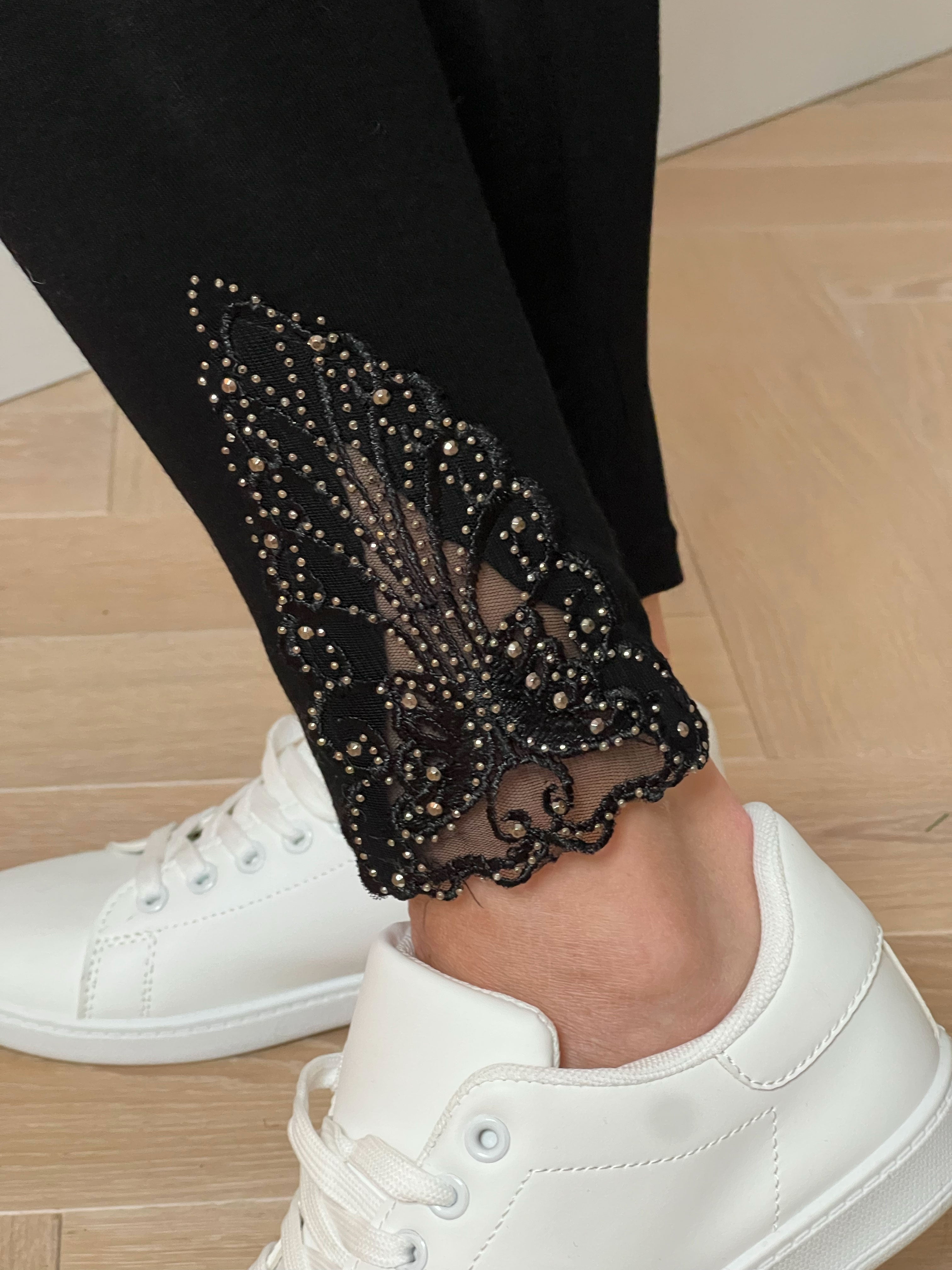 Jackie - Bløde leggings i viskose med blonde og similisten