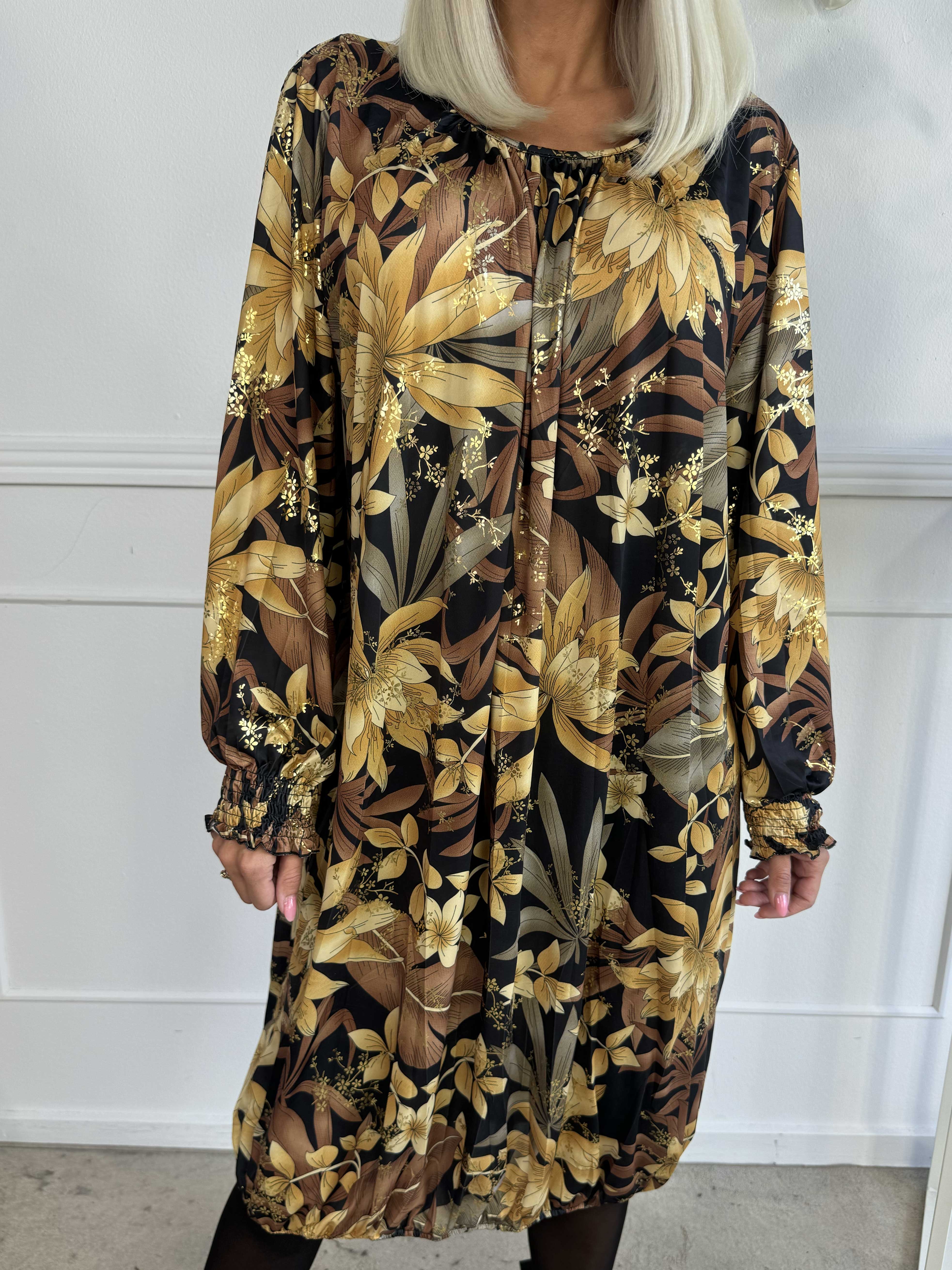 Miracle Gold Flower Dress L/S - Blommig klänning med resår