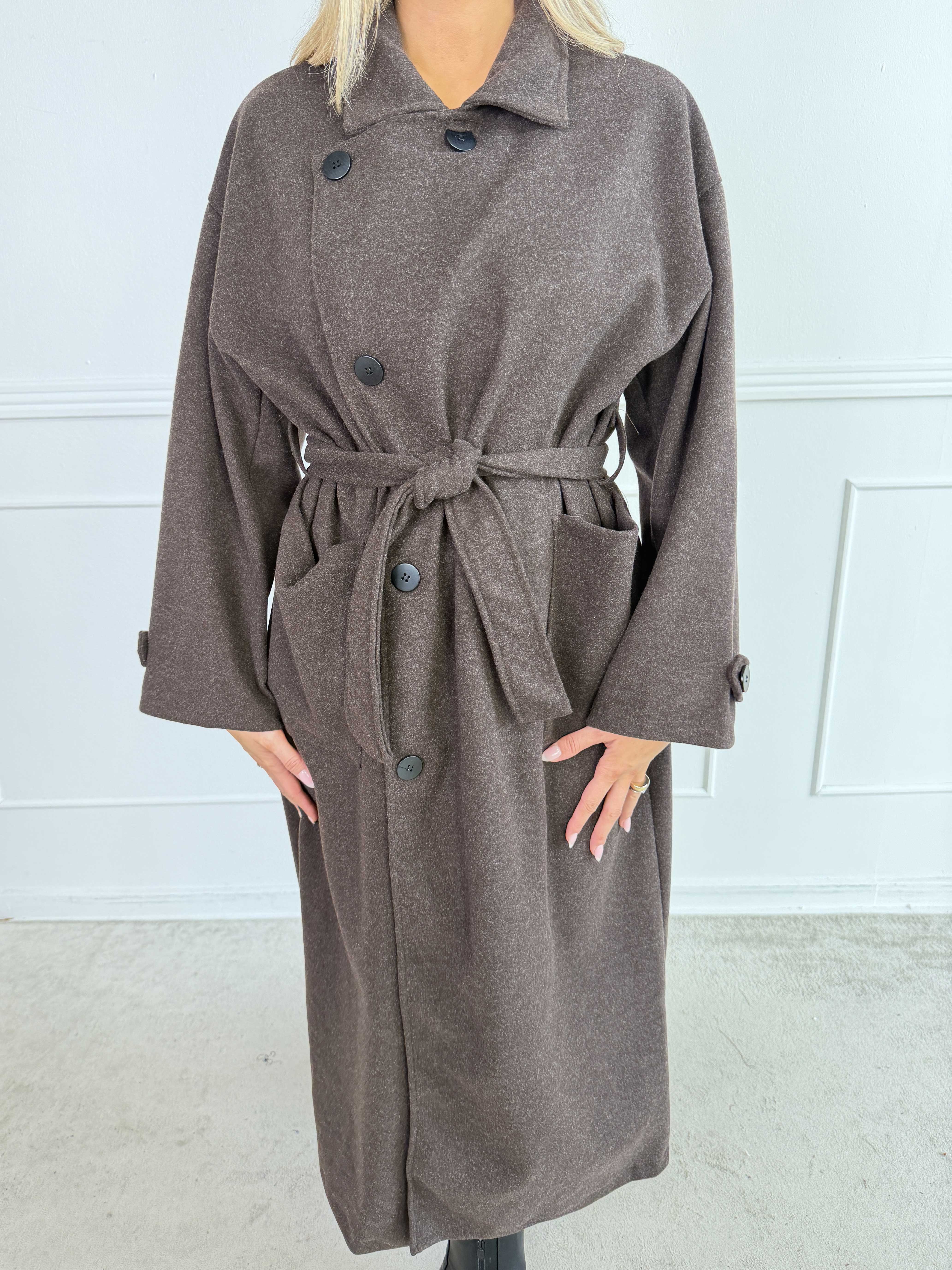Gianna – Snygg och mjuk plus size trenchcoat med stora fickor