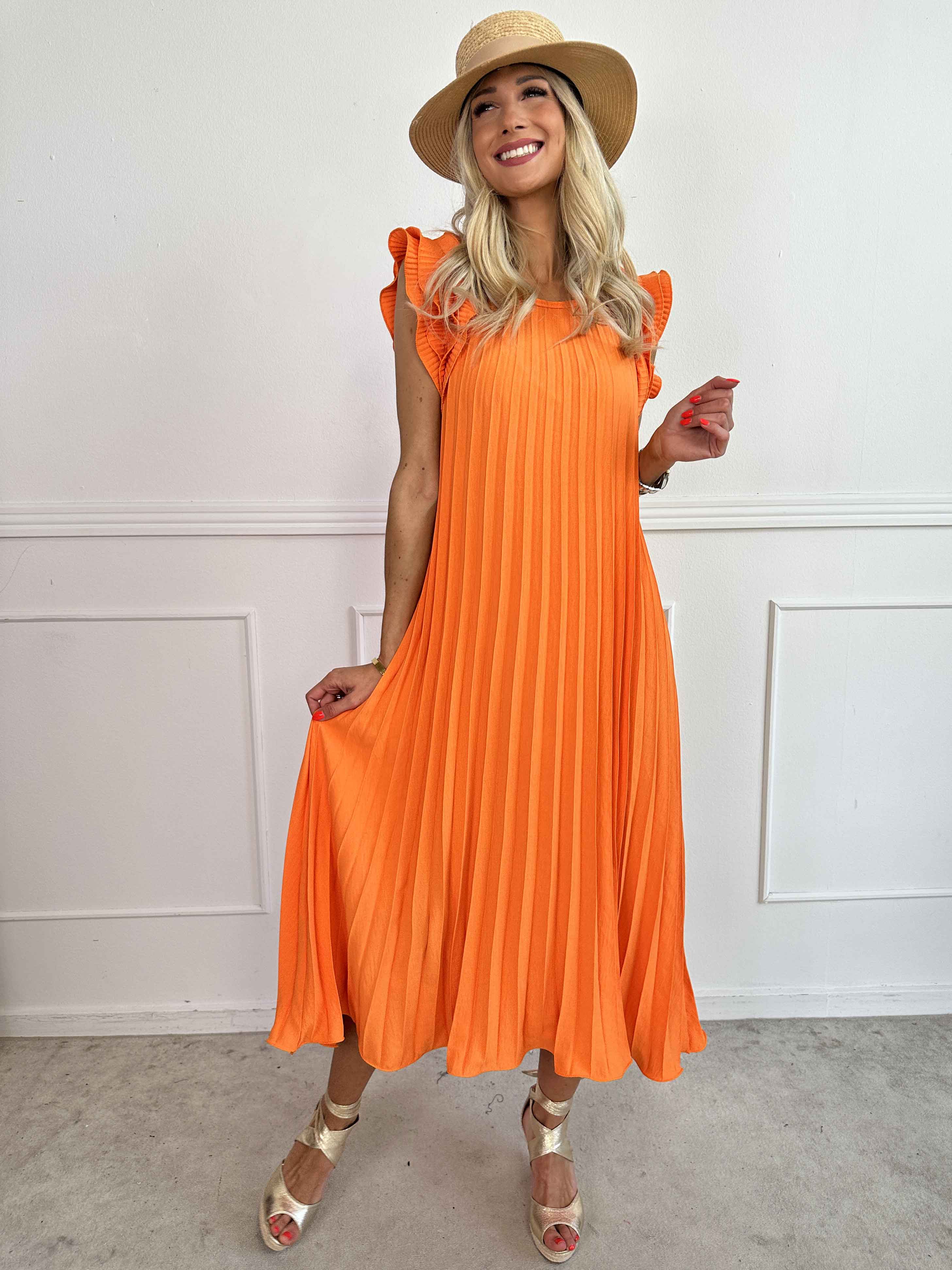 Zlata - Lång plisserad klänning med söta volangärmar