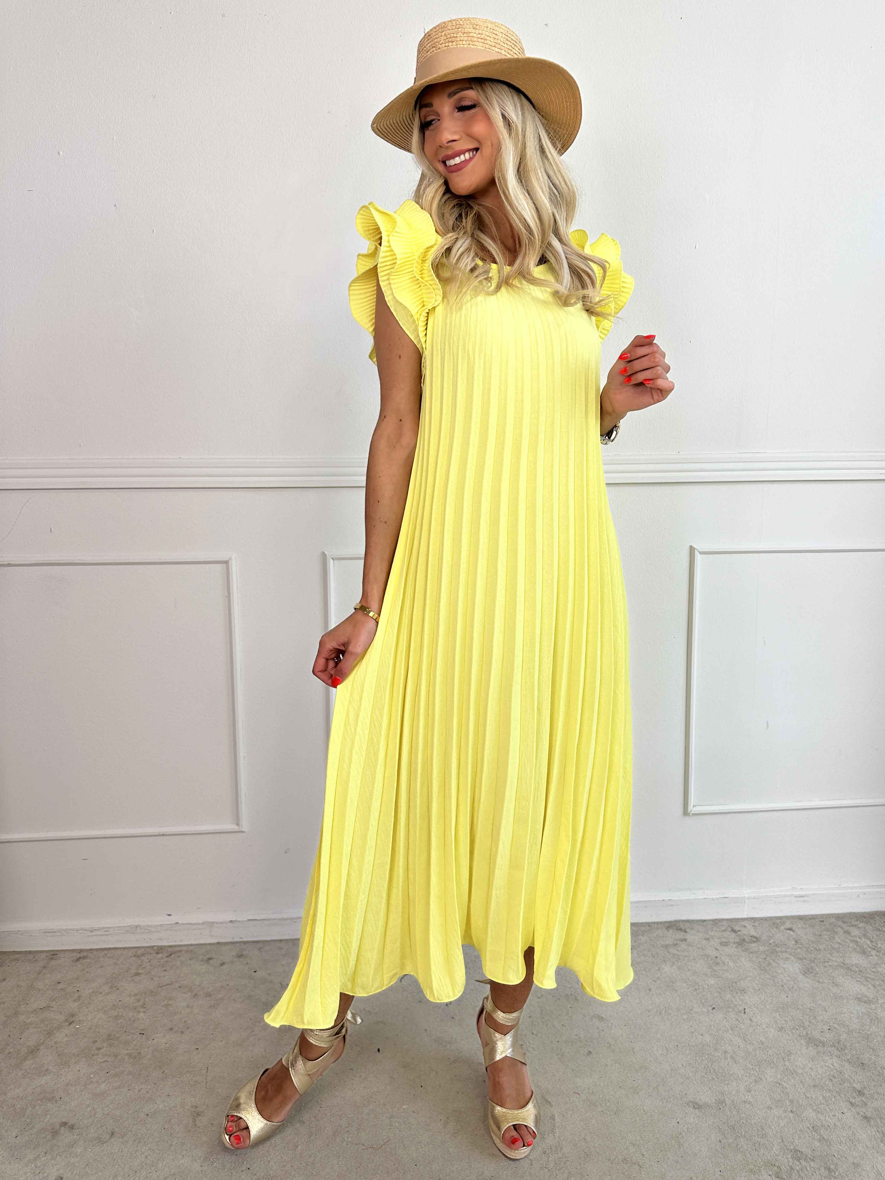 Zlata - Lång plisserad klänning med söta volangärmar