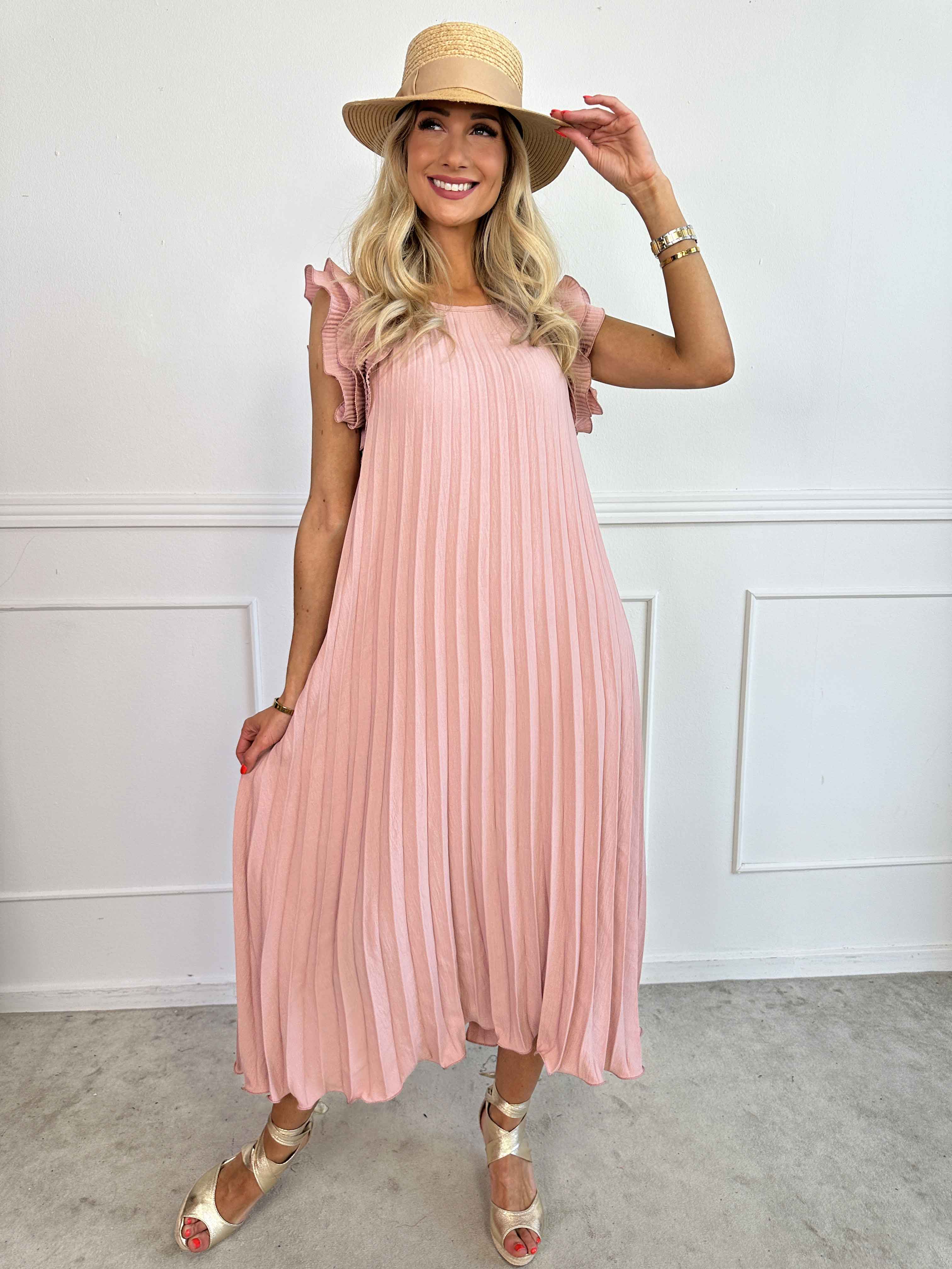 Zlata - Lång plisserad klänning med söta volangärmar