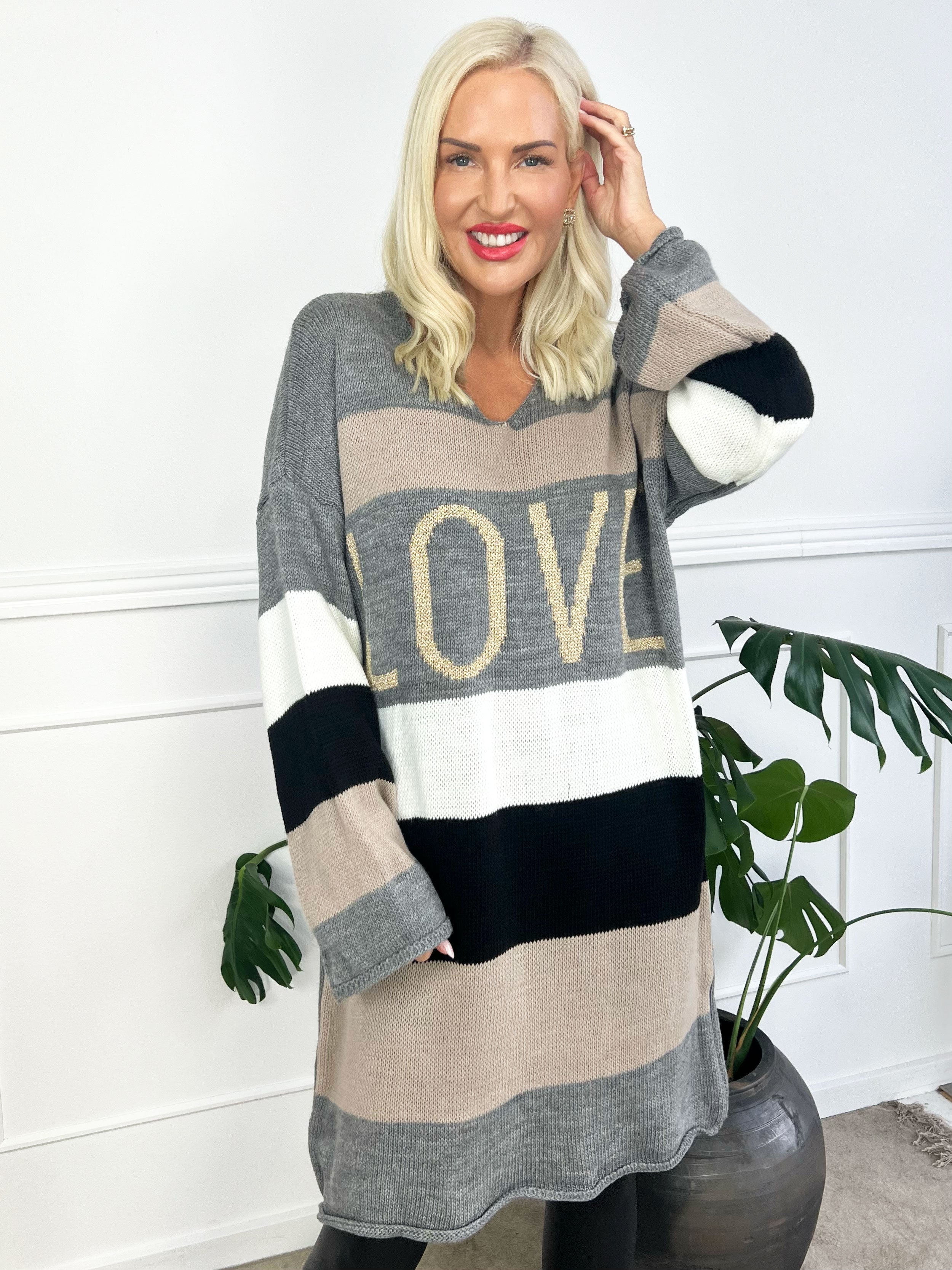 Love - Stickad klänning med breda ränder och text med glittertrådar