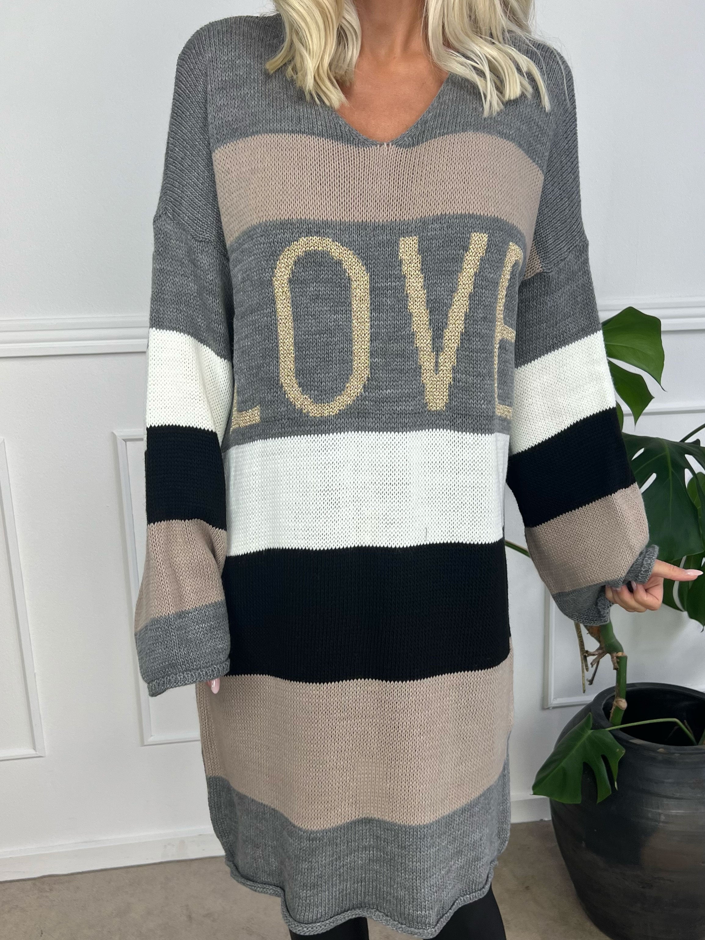 Love - Stickad klänning med breda ränder och text med glittertrådar