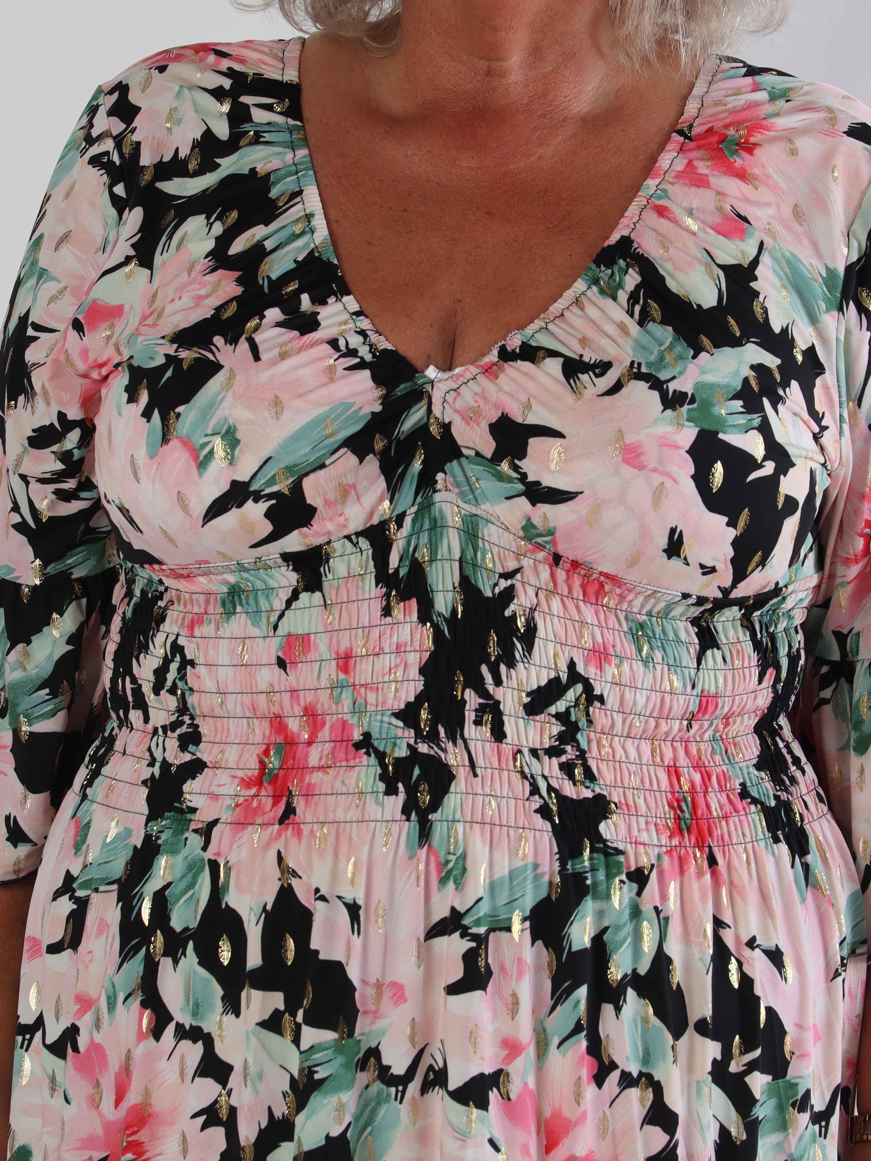 Flora Flower - Blommig plus size klänning med resår och volang på ärmen