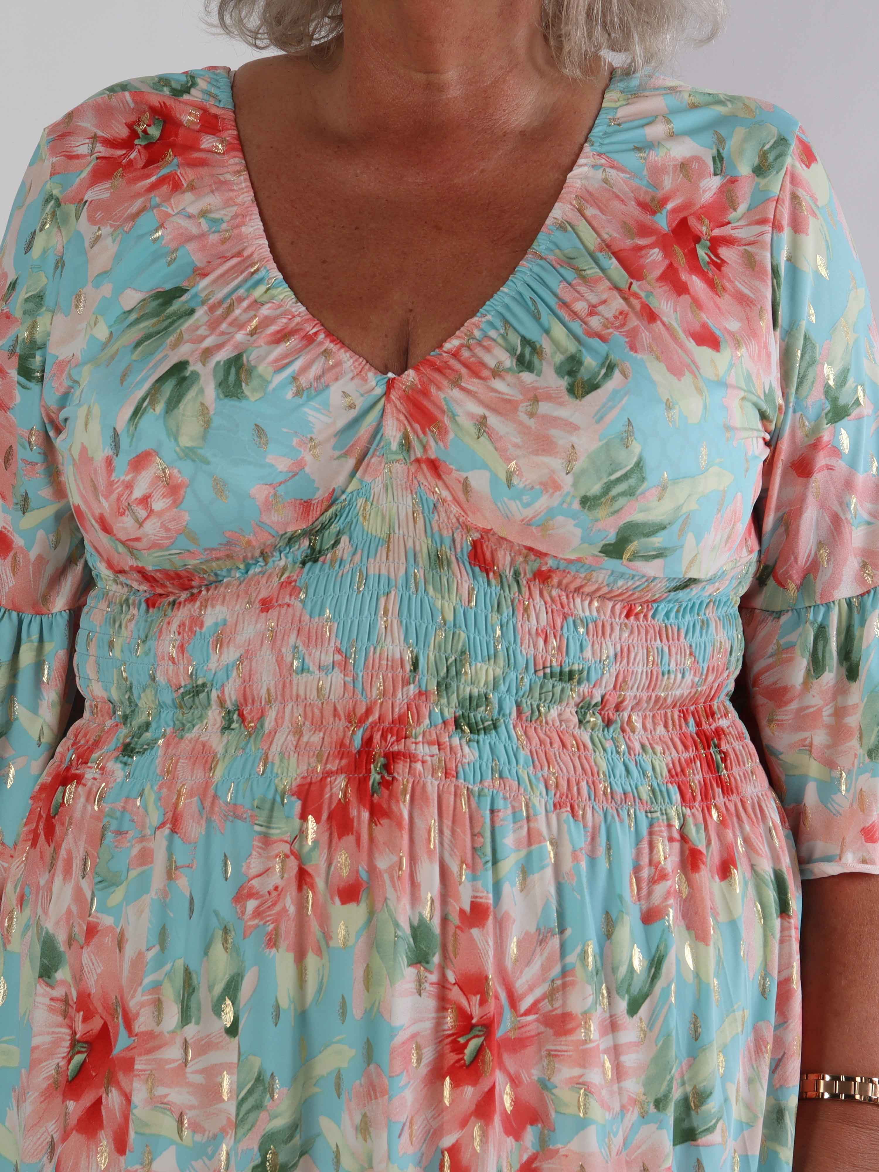 Flora Flower - Blommig plus size klänning med resår och volang på ärmen