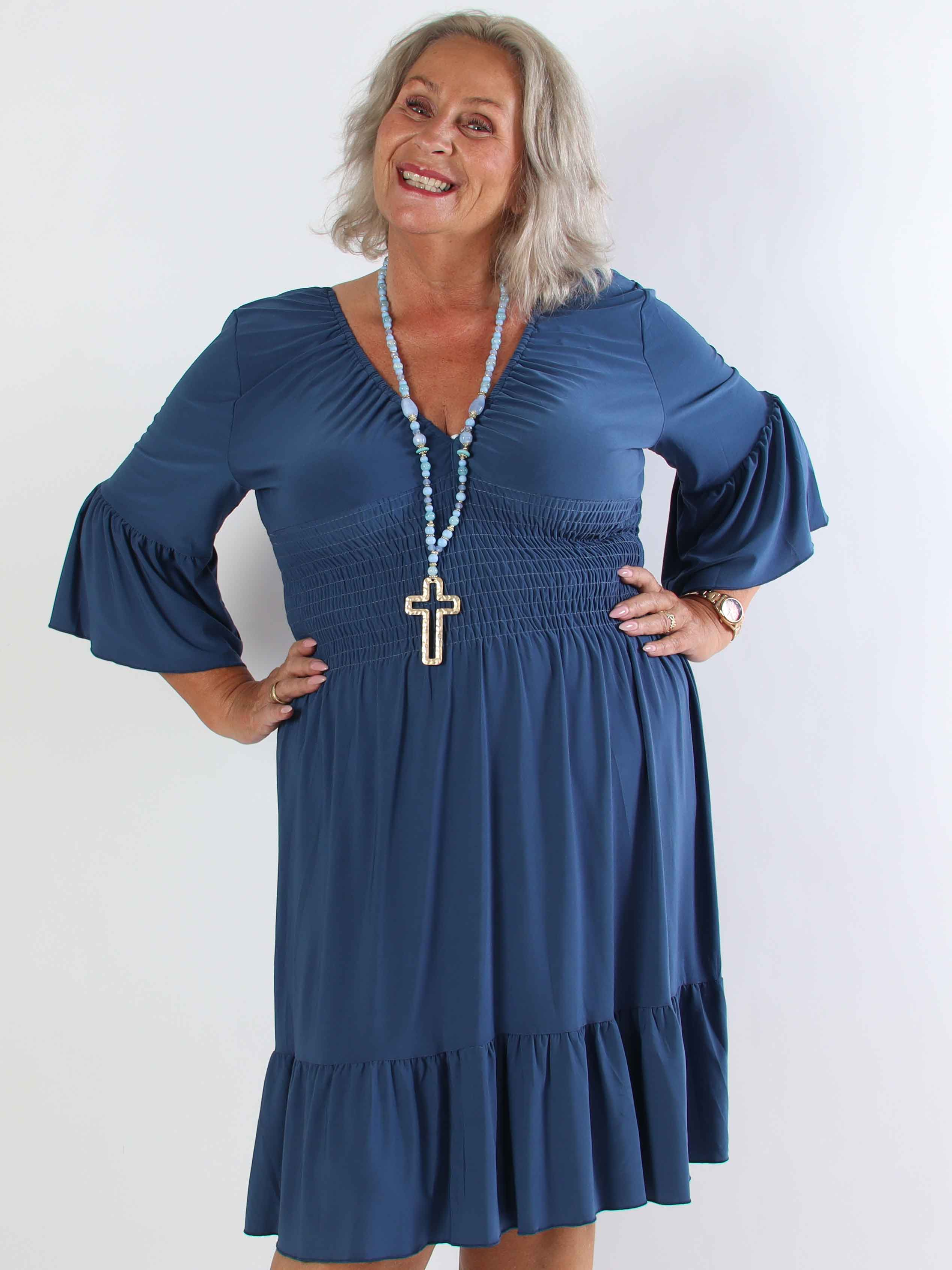 Flora Plain - Elastisk plus size klänning med resår och volang på ärmen