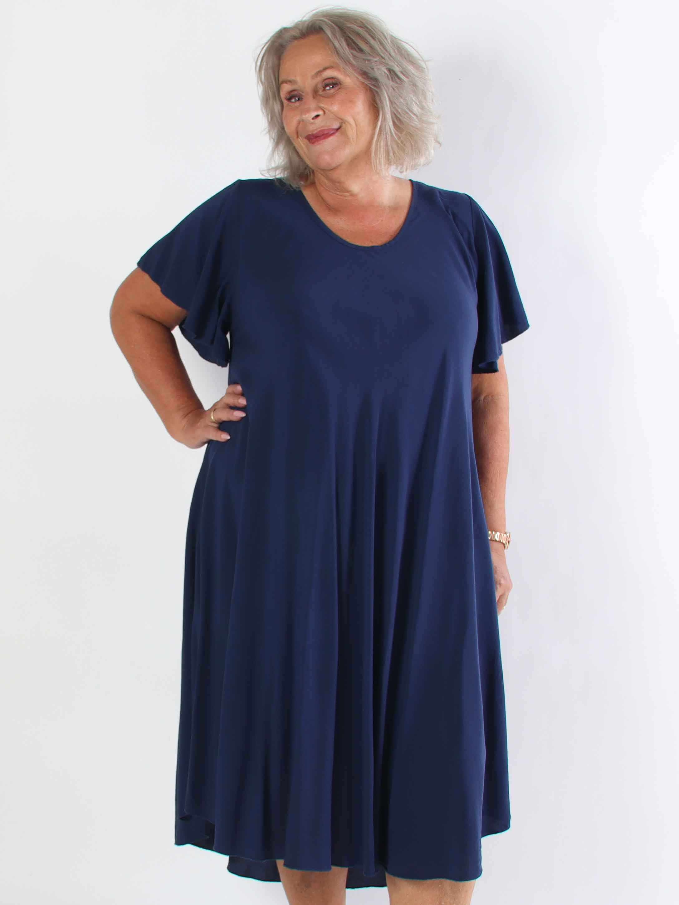 Laneira - Lång plus size klänning i viskos och A-form