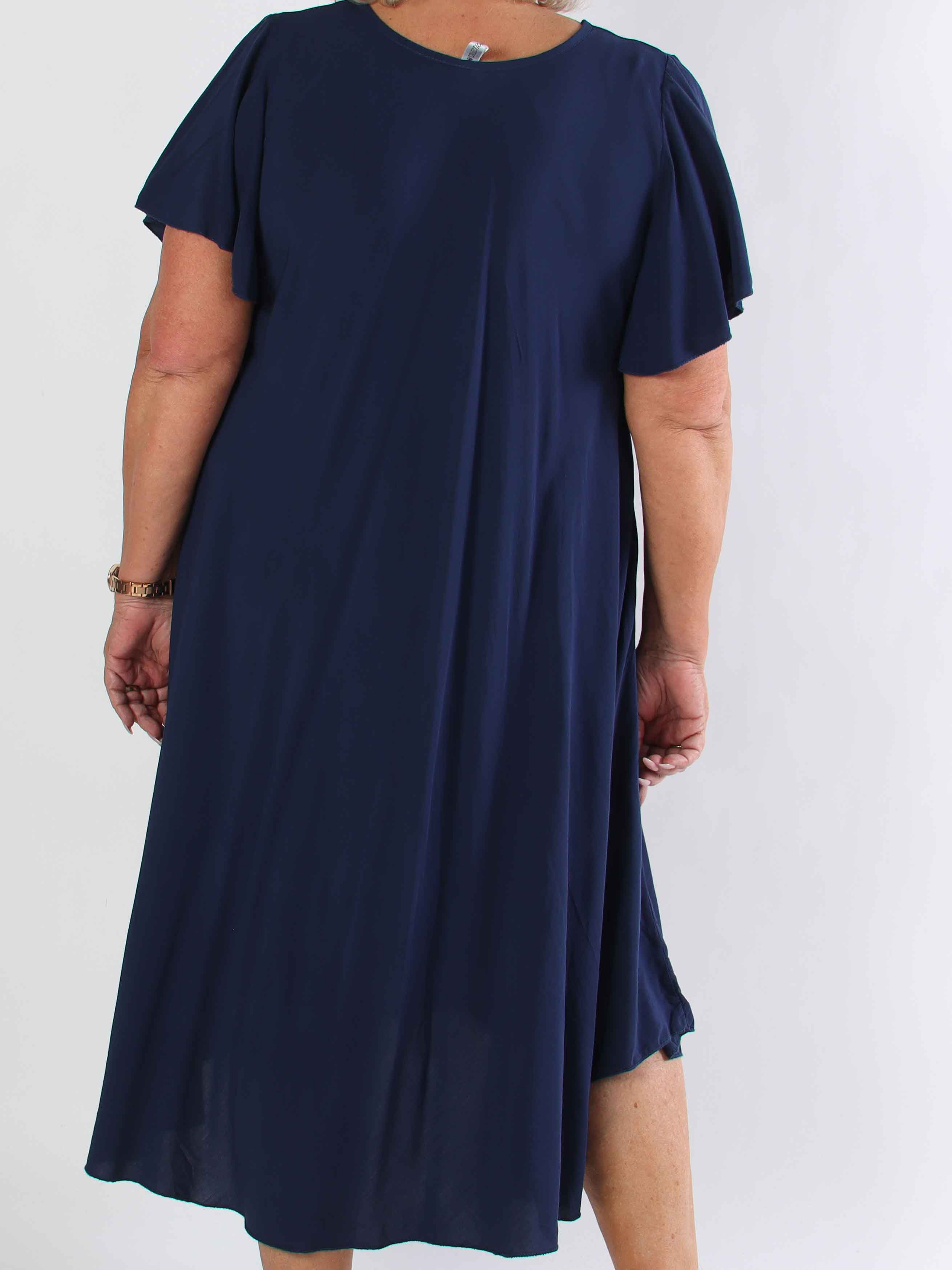 Laneira - Lång plus size klänning i viskos och A-form