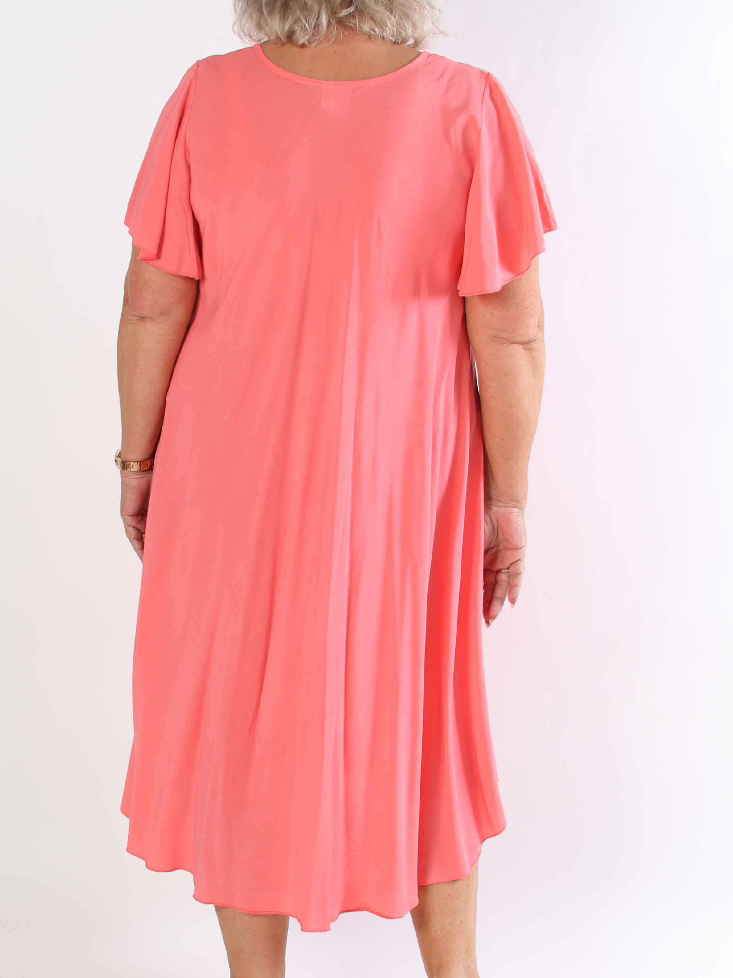 Laneira - Lång plus size klänning i viskos och A-form