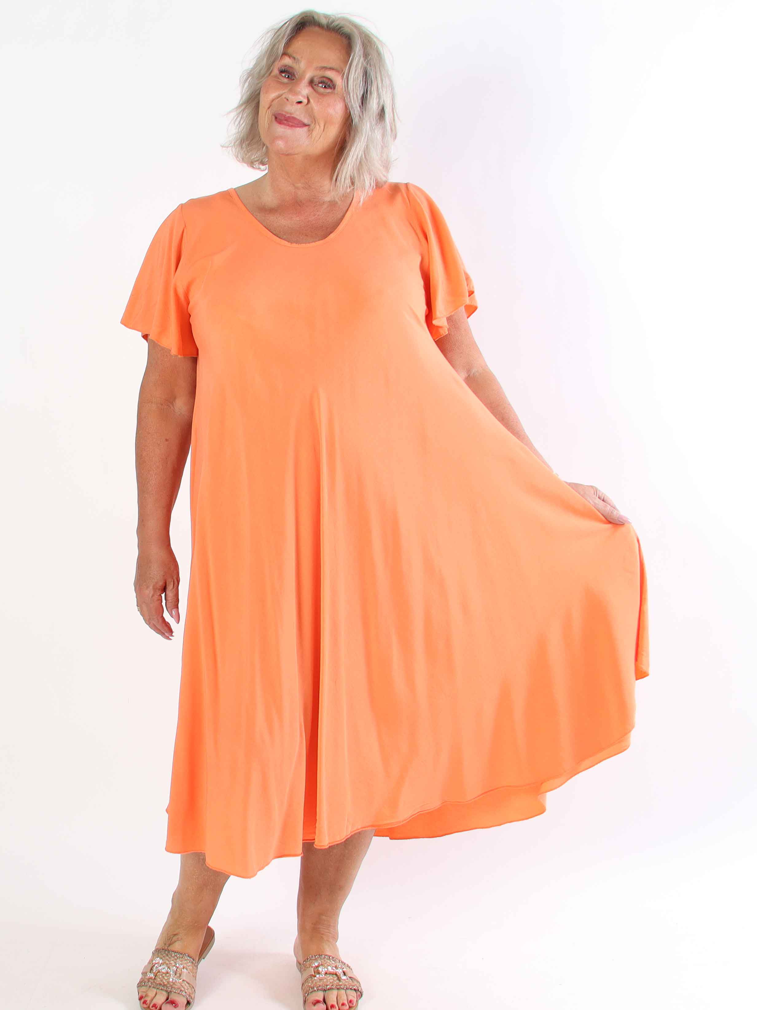 Laneira - Lång plus size klänning i viskos och A-form