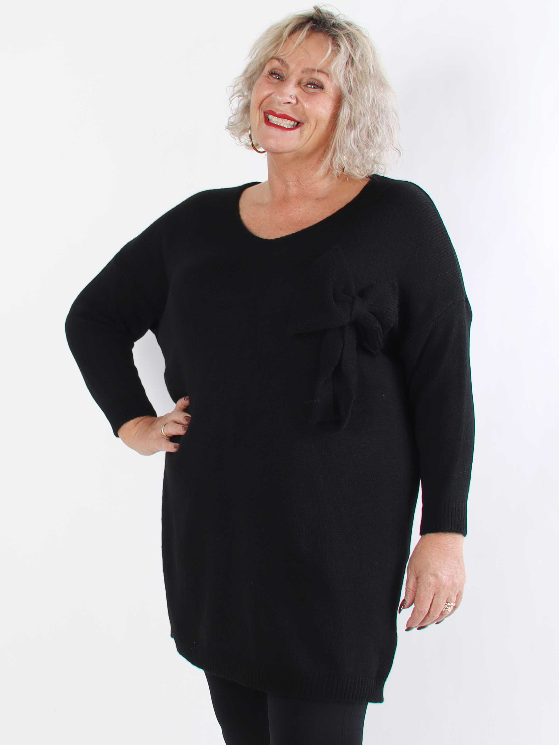 Berra - Stickad plus size klänning med band och rosett