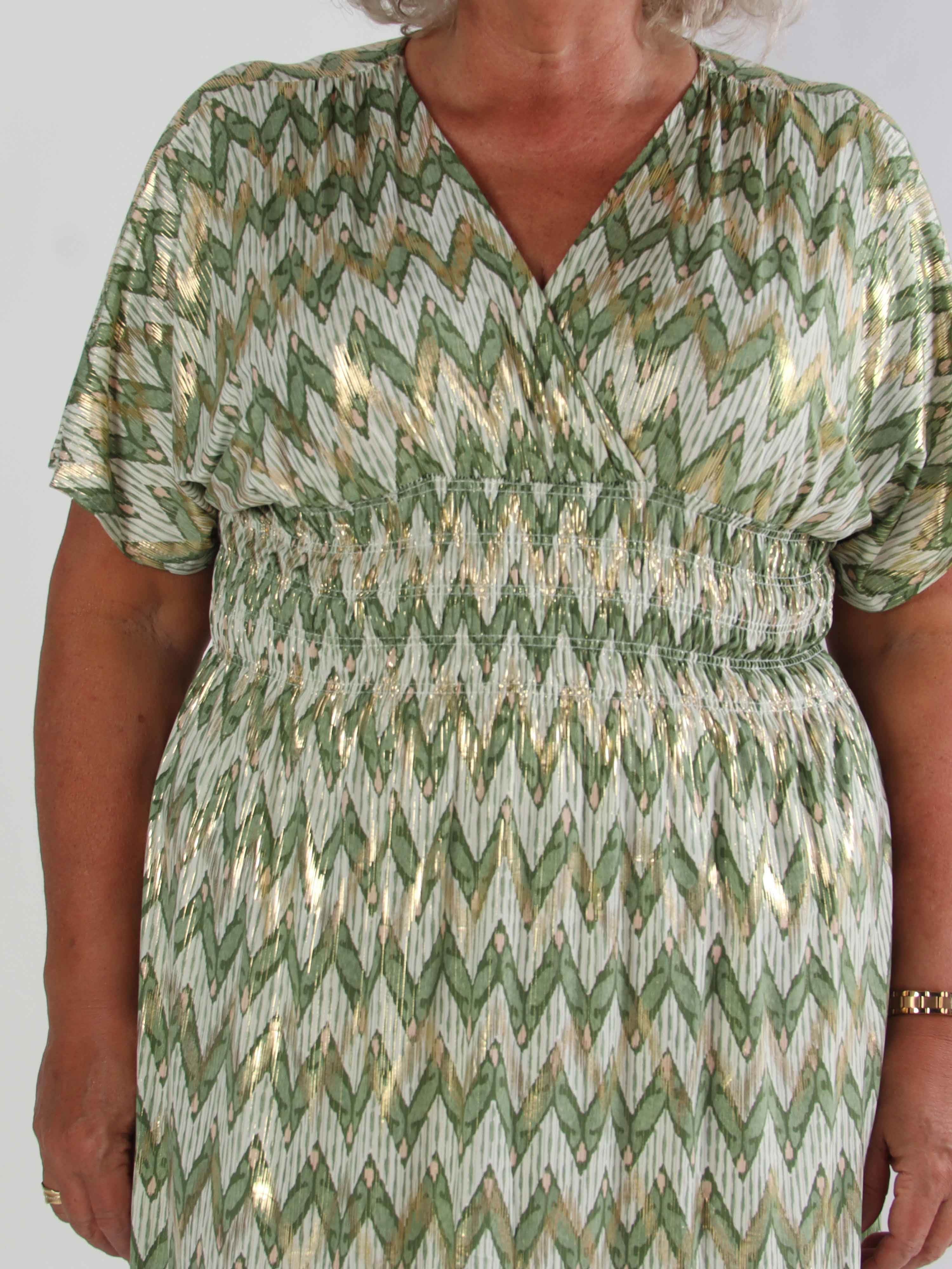 Pams Zigzag Short - Elastisk mönstrad plus size klänning med guld detaljer