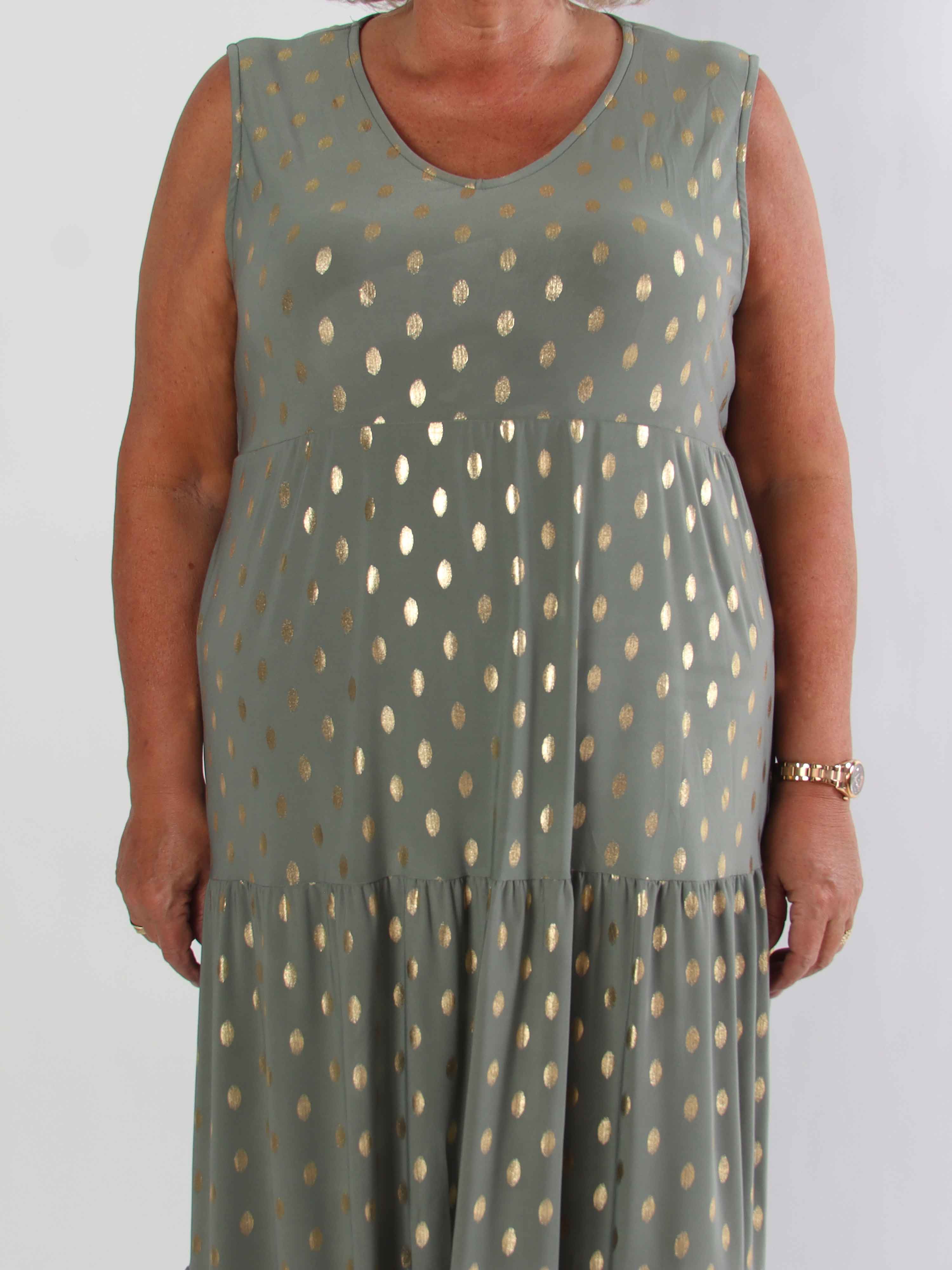 Karini Gold - Lång elastisk plus size klänning med prickar i guld