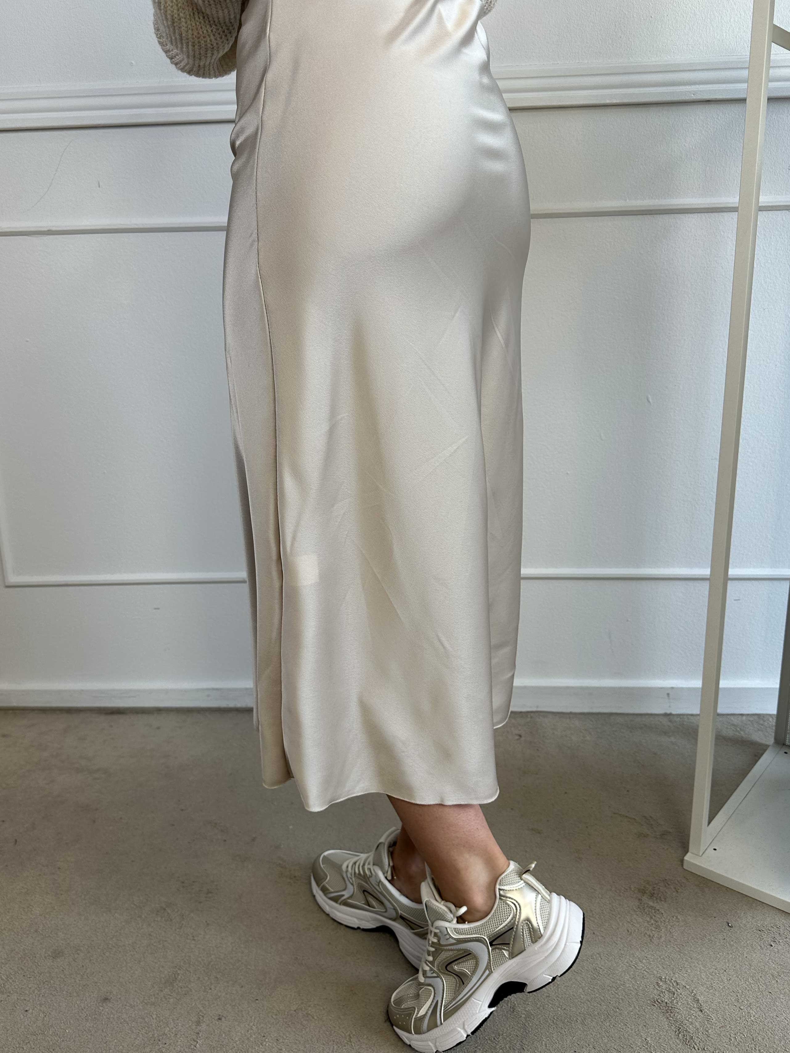 Elena - Kjol i sidenlook