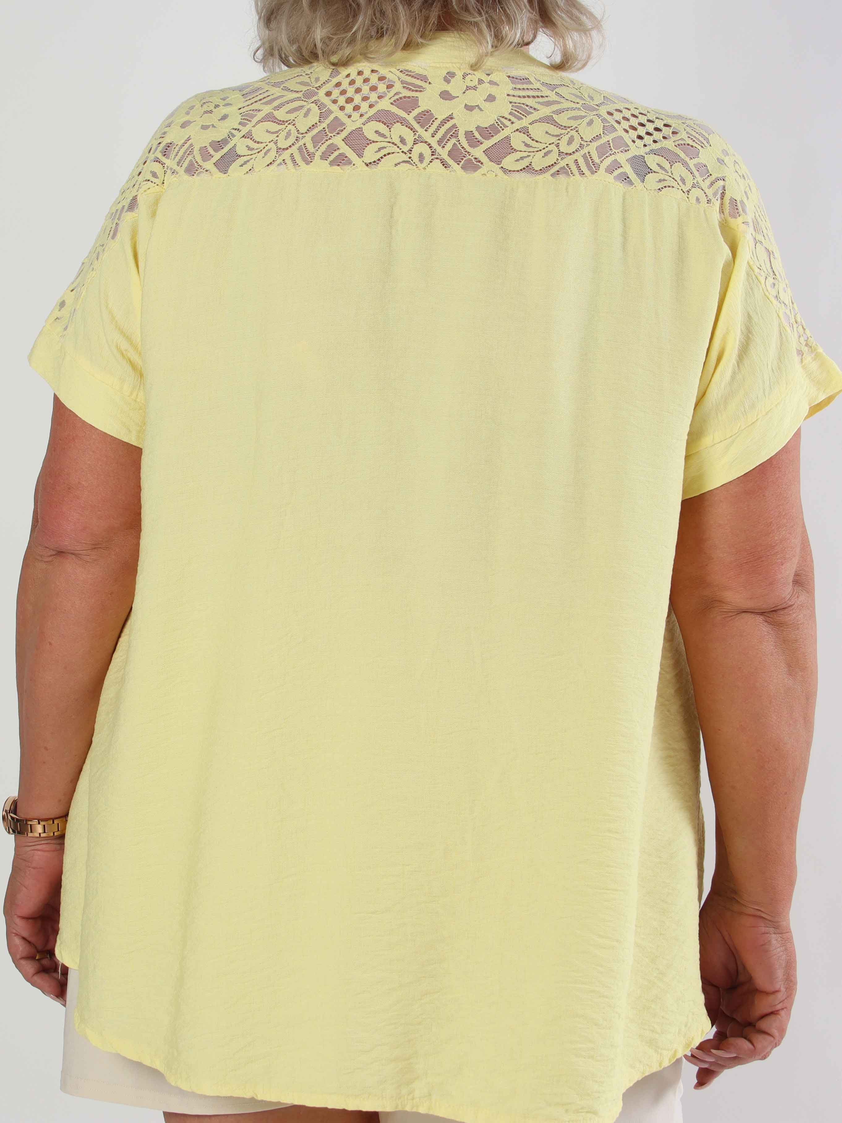 Galene - Söt plus size tunika i viskos med spetsdetaljer