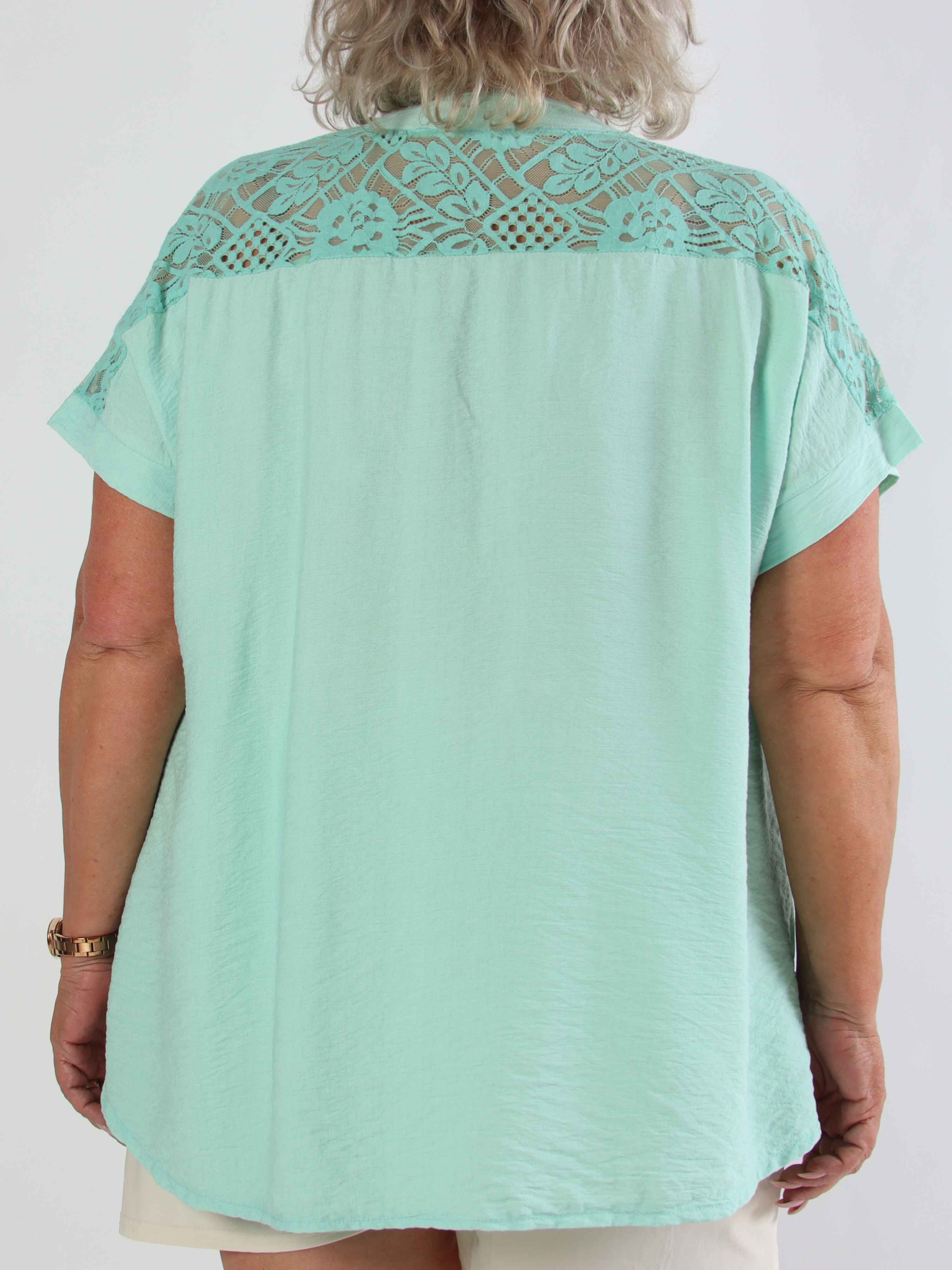 Galene - Söt plus size tunika i viskos med spetsdetaljer