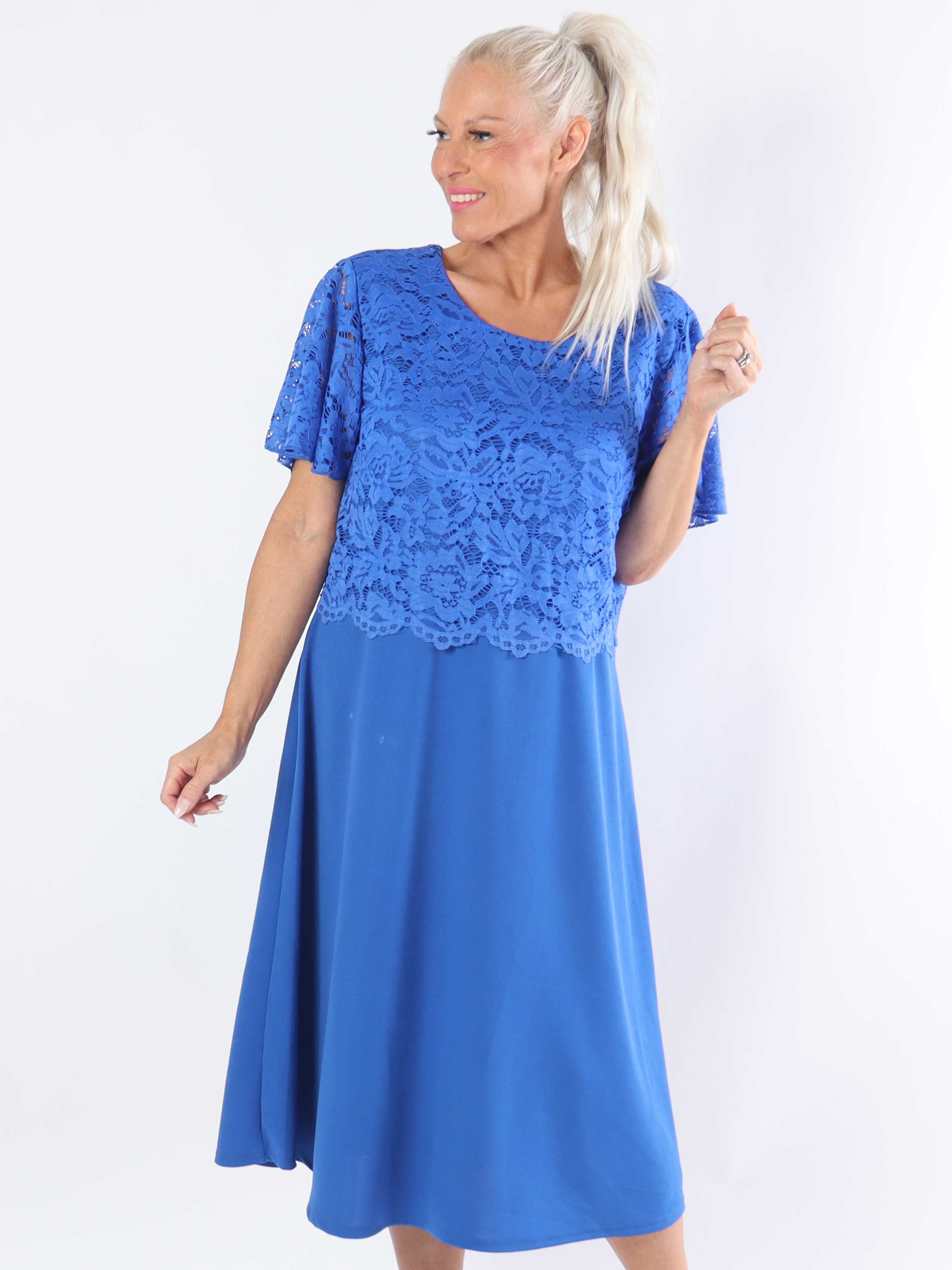 Aniki - Fin feminin plus size-klänning med spetsöverdel