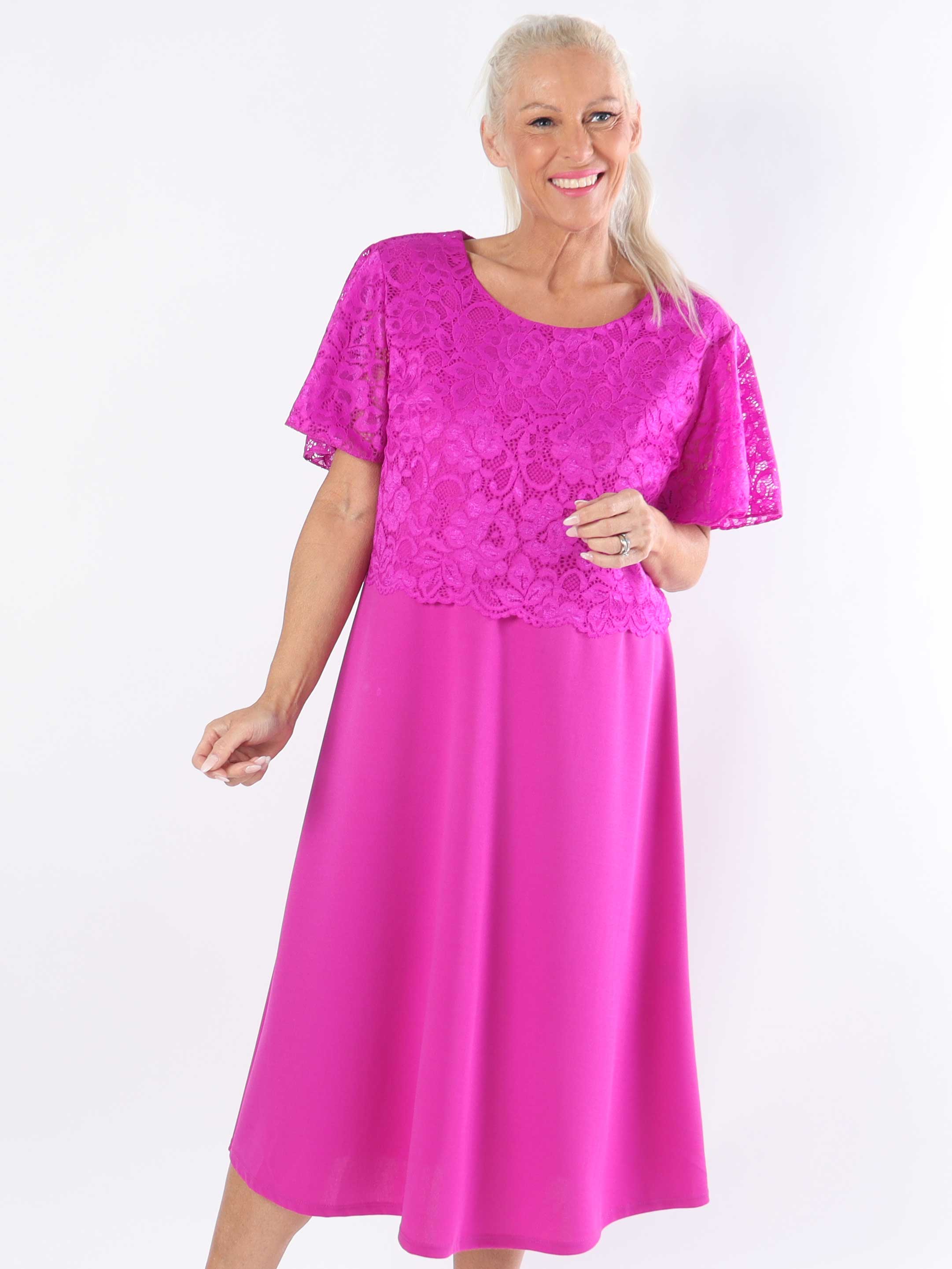 Aniki - Fin feminin plus size-klänning med spetsöverdel